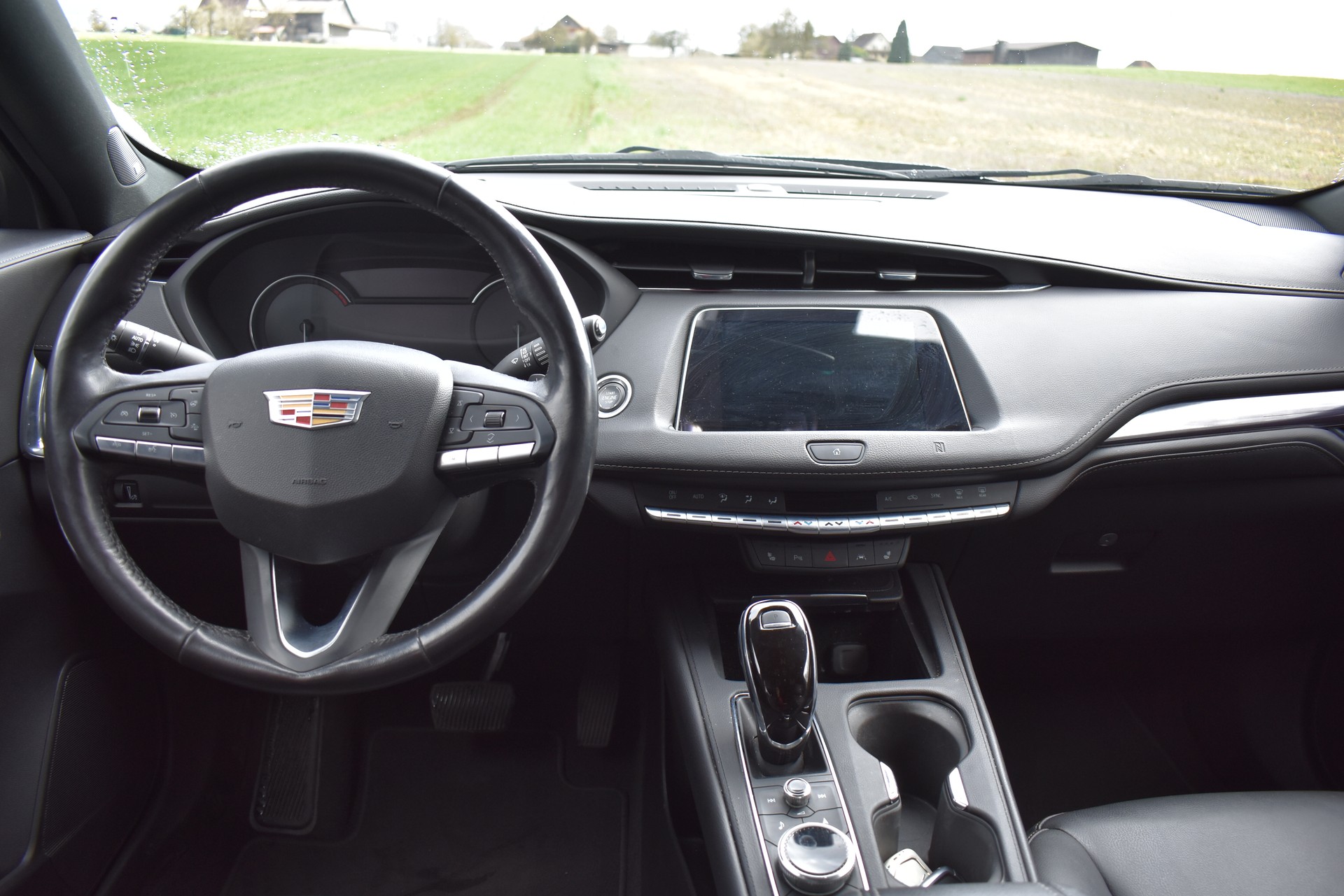 CADILLAC XT4 350T 2.0 Premium Luxury AWD Automat-image-9
