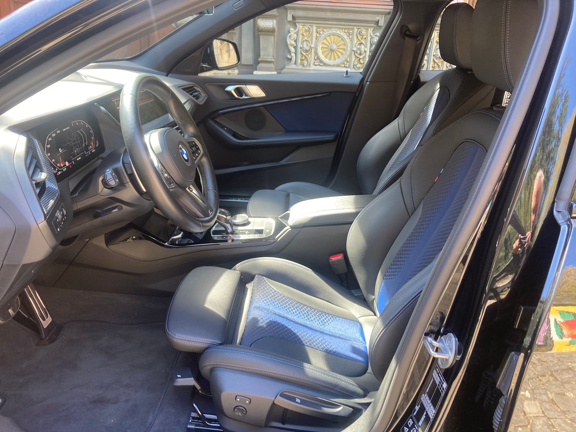 BMW M135i xDrive Steptronic-image-8