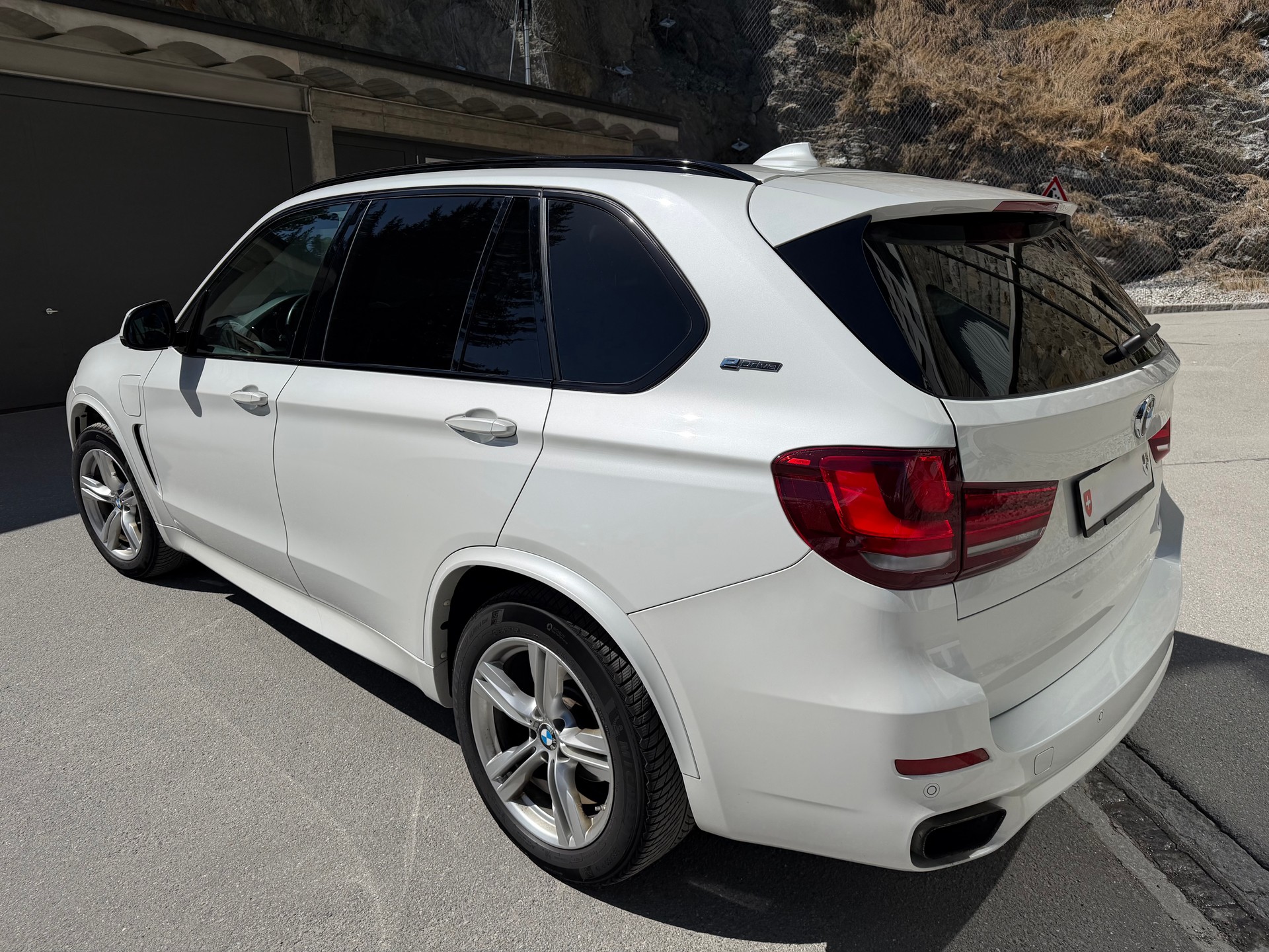 BMW X5 xDrive40e M Sport | CH-Fahrzeug | Top gepflegt | Vollausstattung | Hybrid 313 PS | BMW Schweiz VIP Fahrzeug-image-9