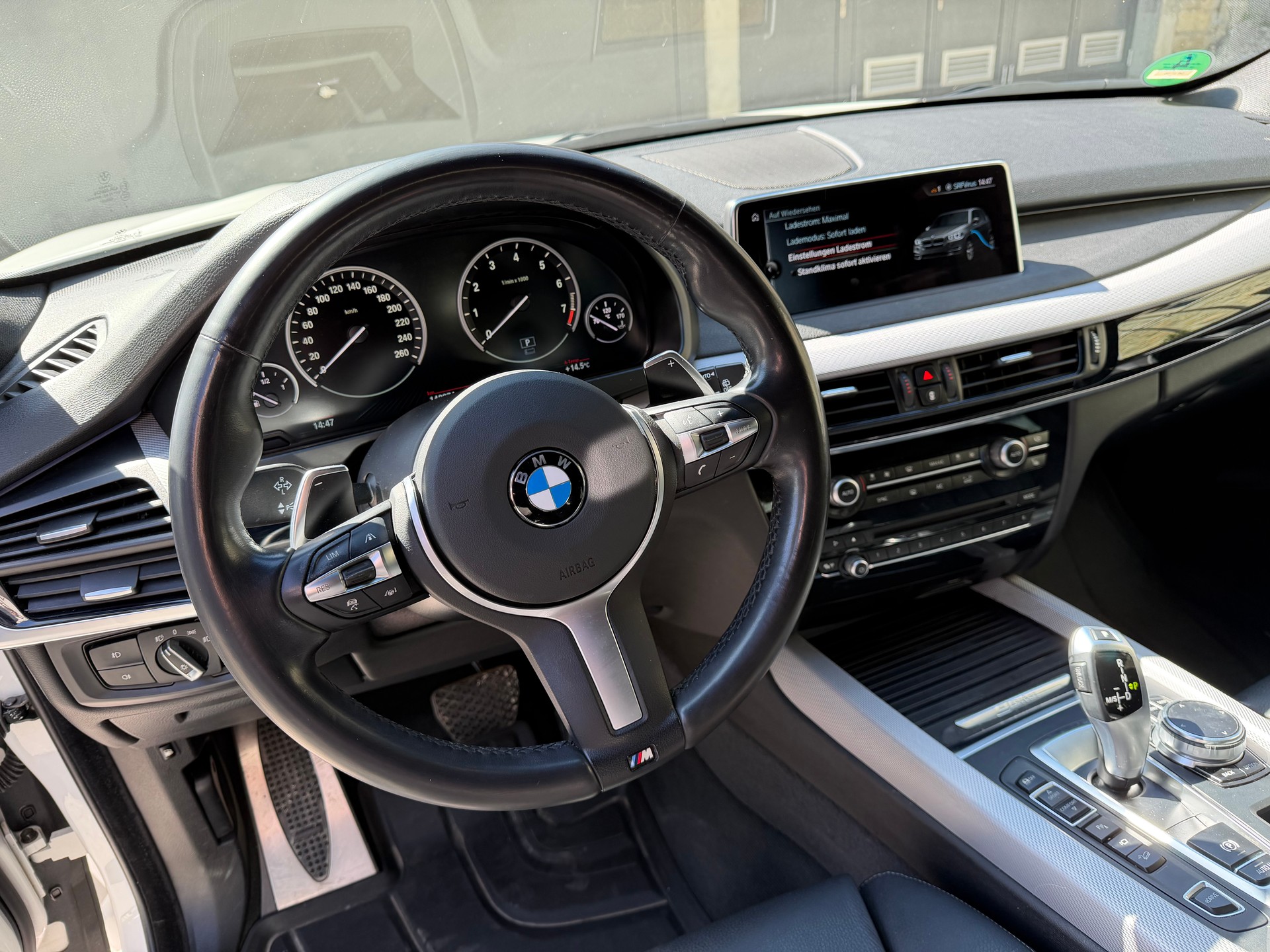 BMW X5 xDrive40e M Sport | CH-Fahrzeug | Top gepflegt | Vollausstattung | Hybrid 313 PS | BMW Schweiz VIP Fahrzeug-image-1