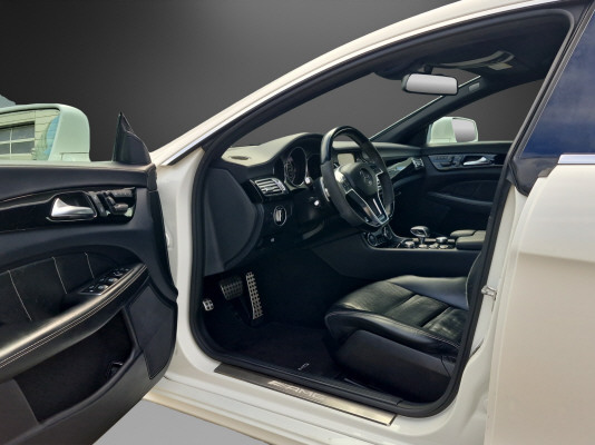 MERCEDES-BENZ CLS 63 AMG S Executive 4M-image-7