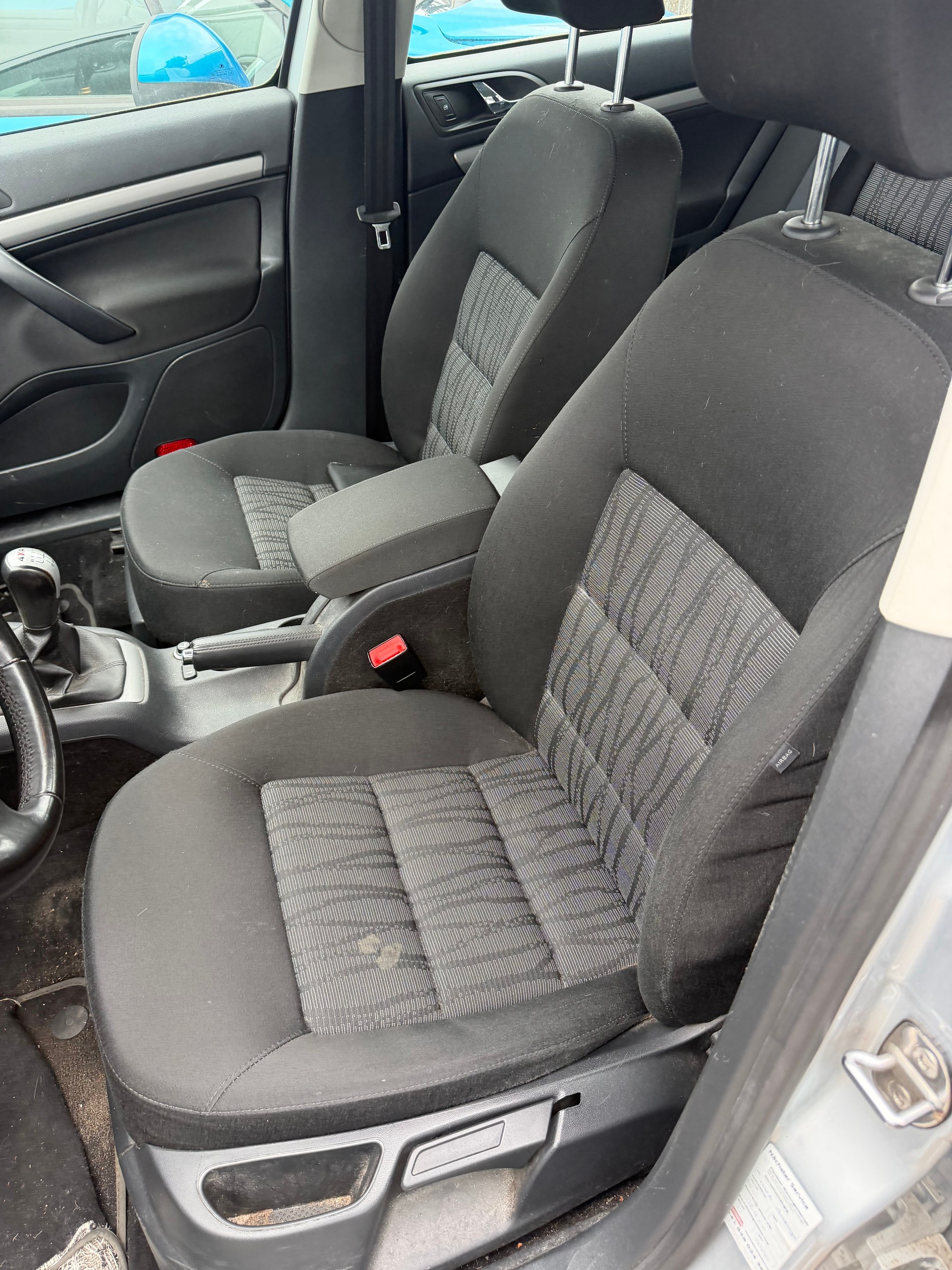 SKODA Octavia Combi 1.8 TSI 50Years 4x4-image-3