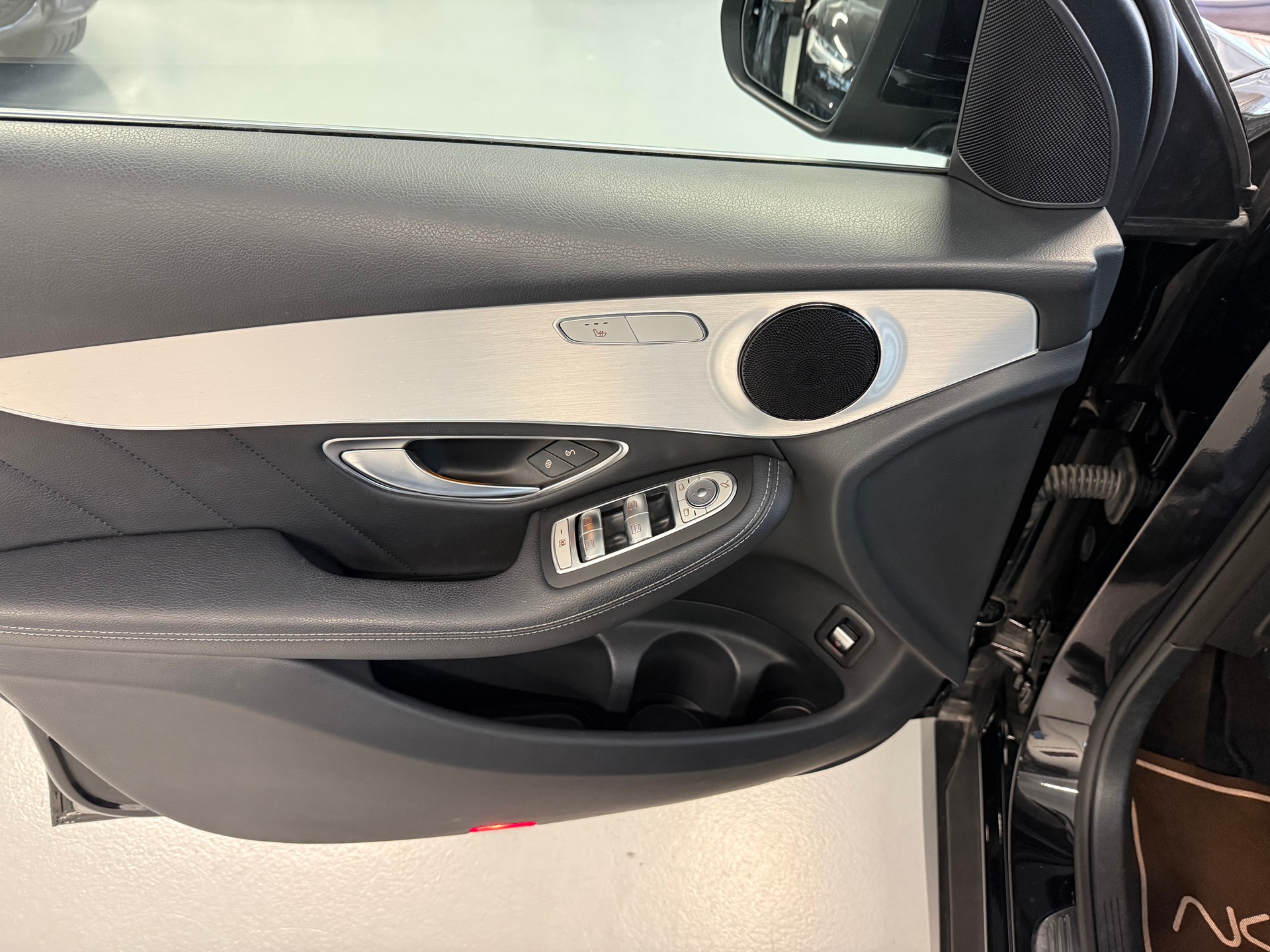 MERCEDES-BENZ GLC 250 d Exclusive 4Matic 9G-Tronic-image-12