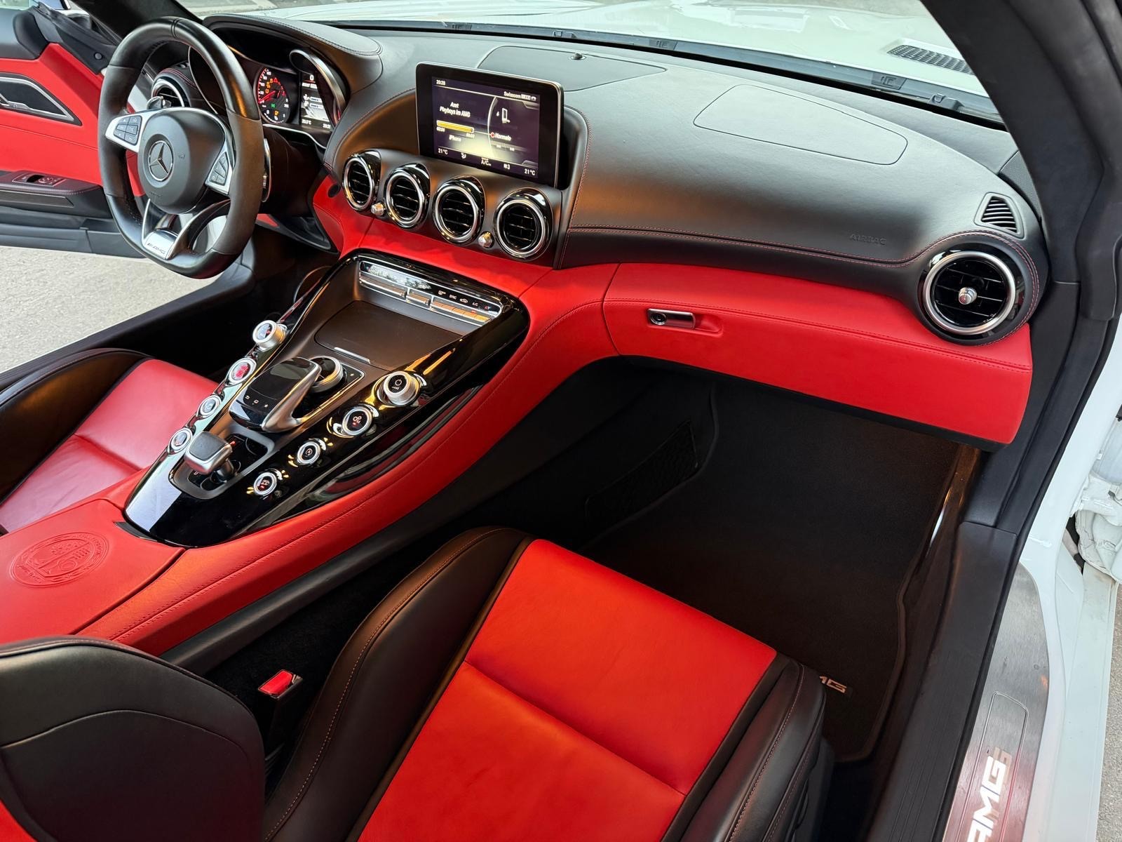 MERCEDES-BENZ AMG GT S Speedshift DCT-image-9