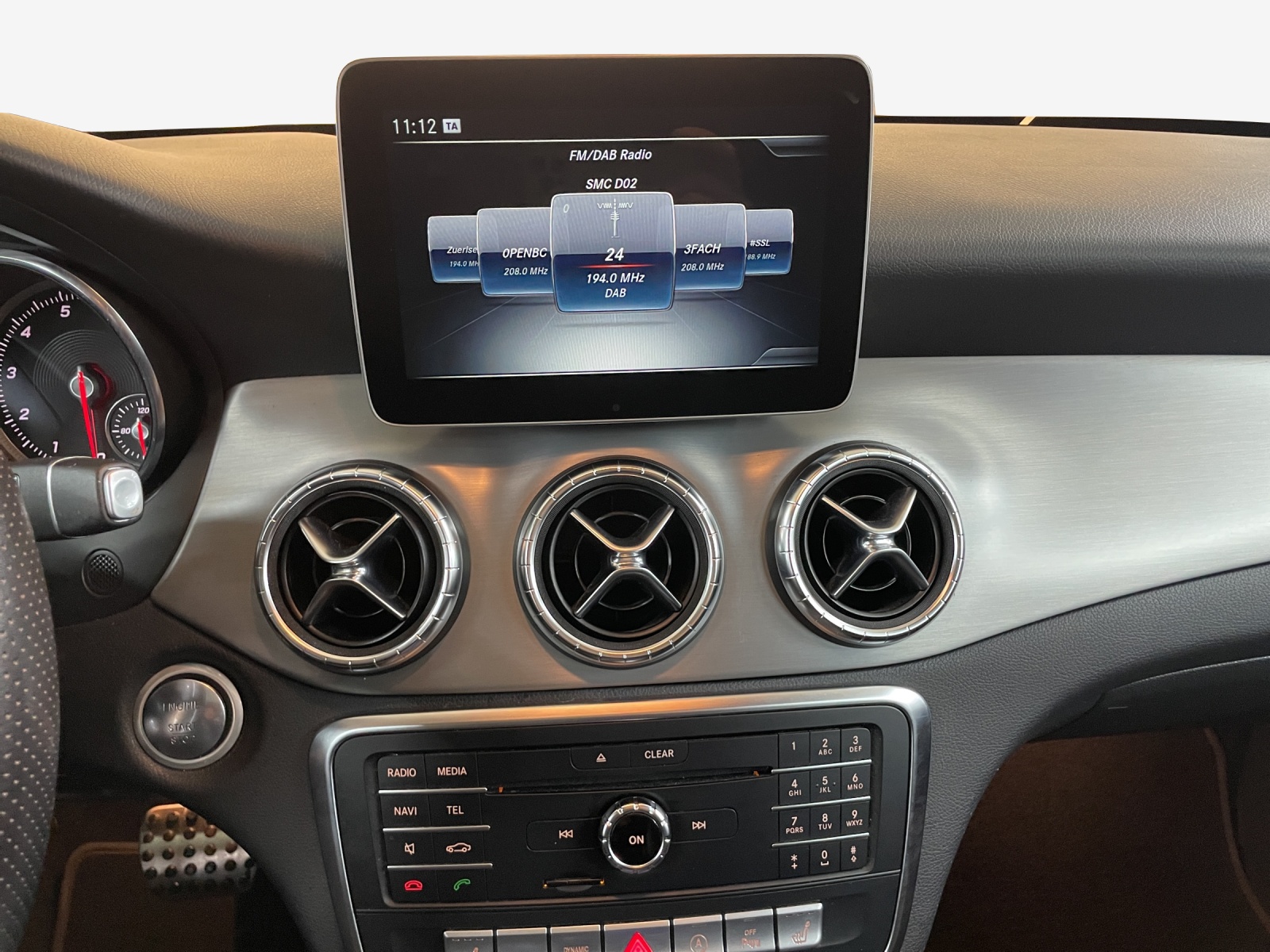 MERCEDES-BENZ CLA Shooting Brake 220 AMG Line 4Matic 7G-DCT-image-10