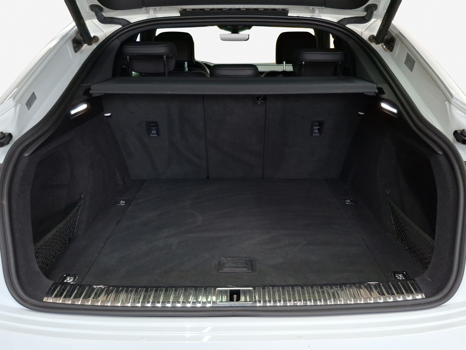 AUDI e-tron 55 Sportback S Line quattro-image-12