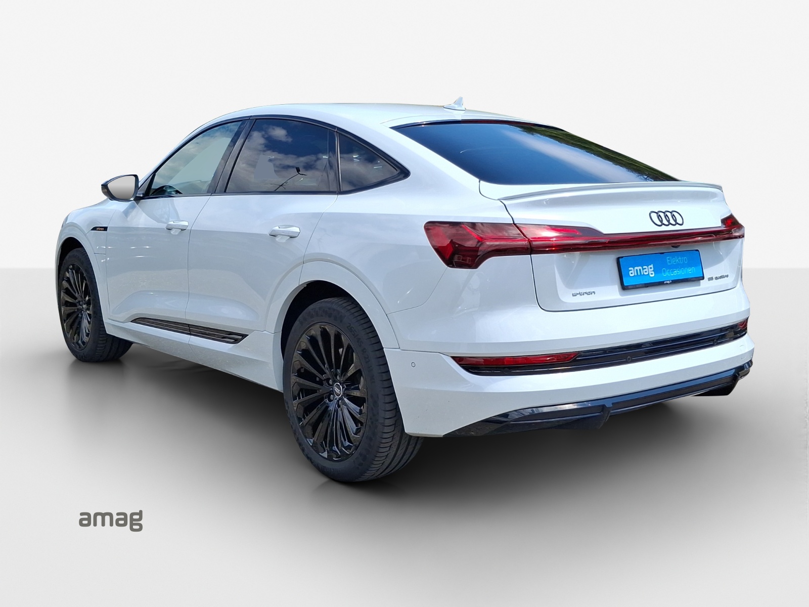 AUDI e-tron 55 Sportback S Line quattro-image-2