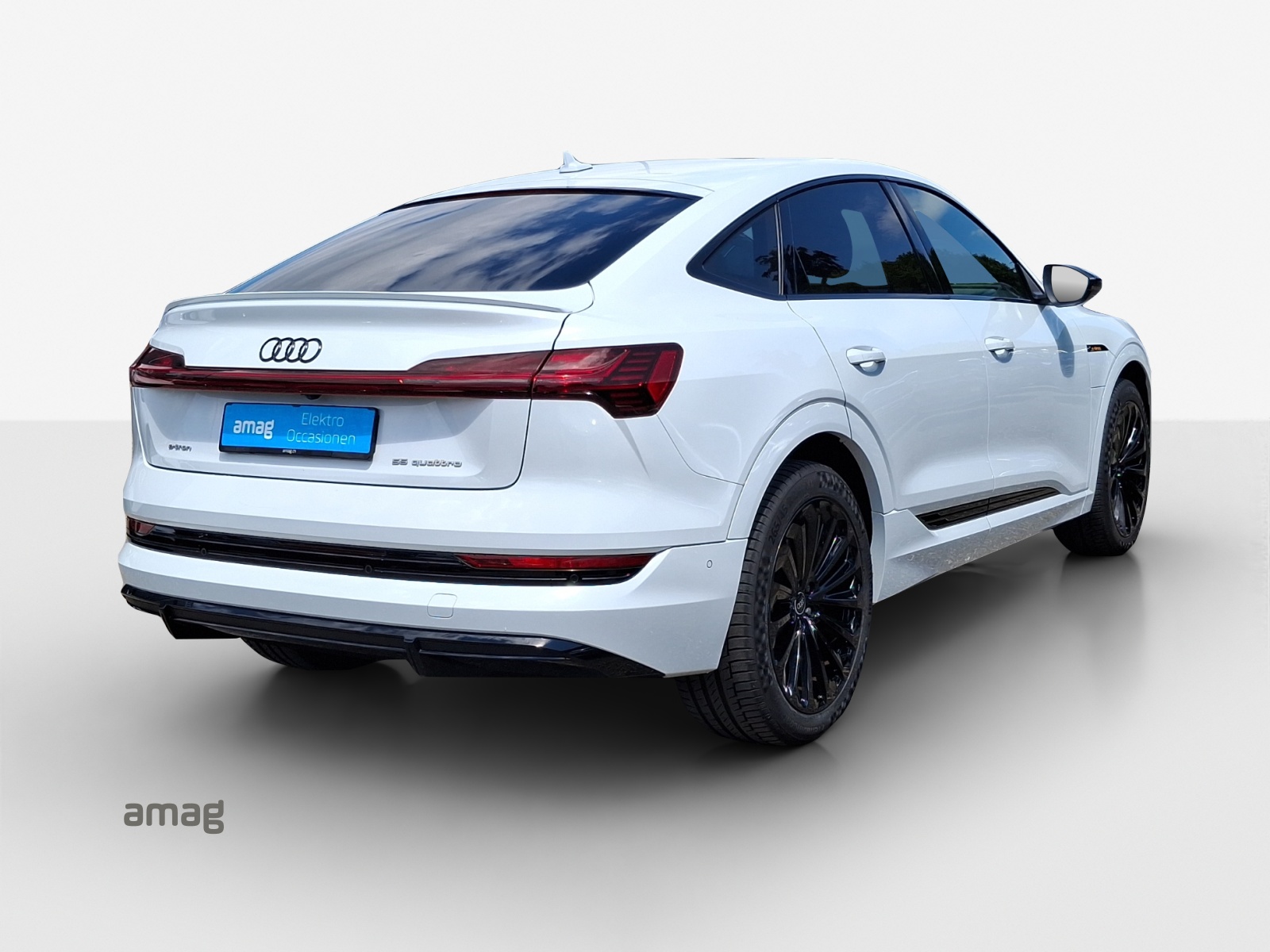 AUDI e-tron 55 Sportback S Line quattro-image-4