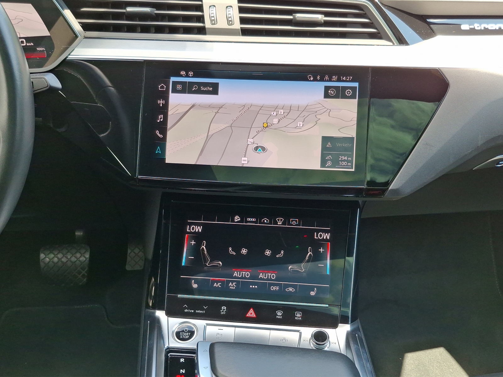 AUDI e-tron 55 Sportback S Line quattro-image-10