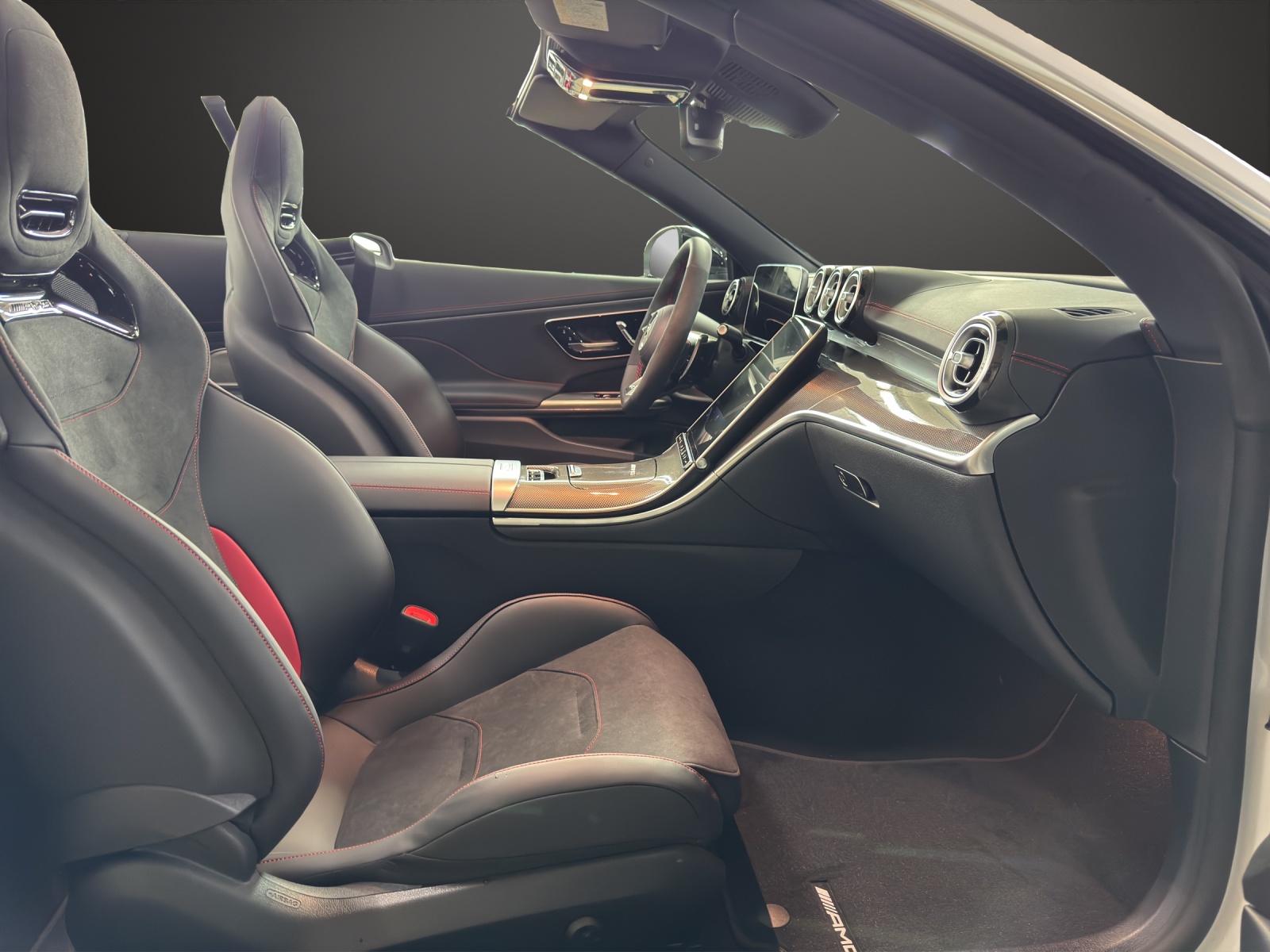 MERCEDES-BENZ CLE AMG 53 Cabrio 4Matic+ 9G-Tronic-image-11