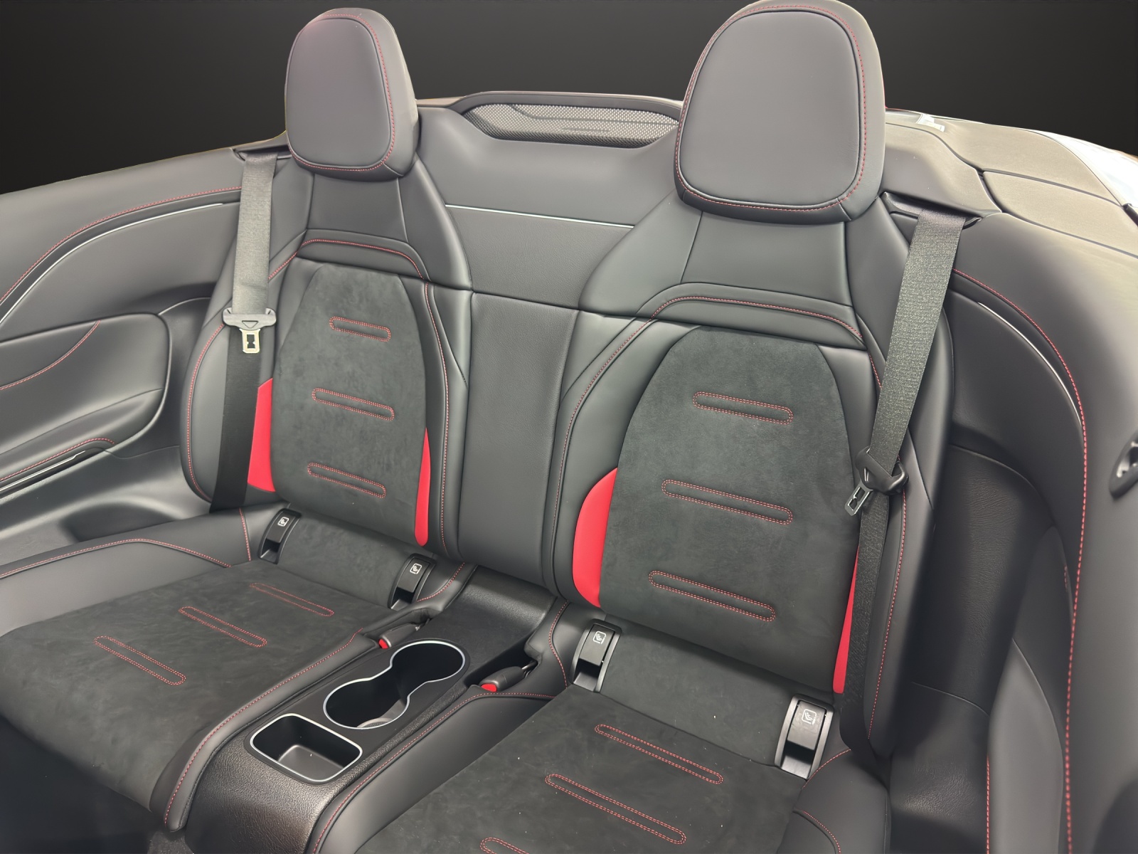 MERCEDES-BENZ CLE AMG 53 Cabrio 4Matic+ 9G-Tronic-image-14