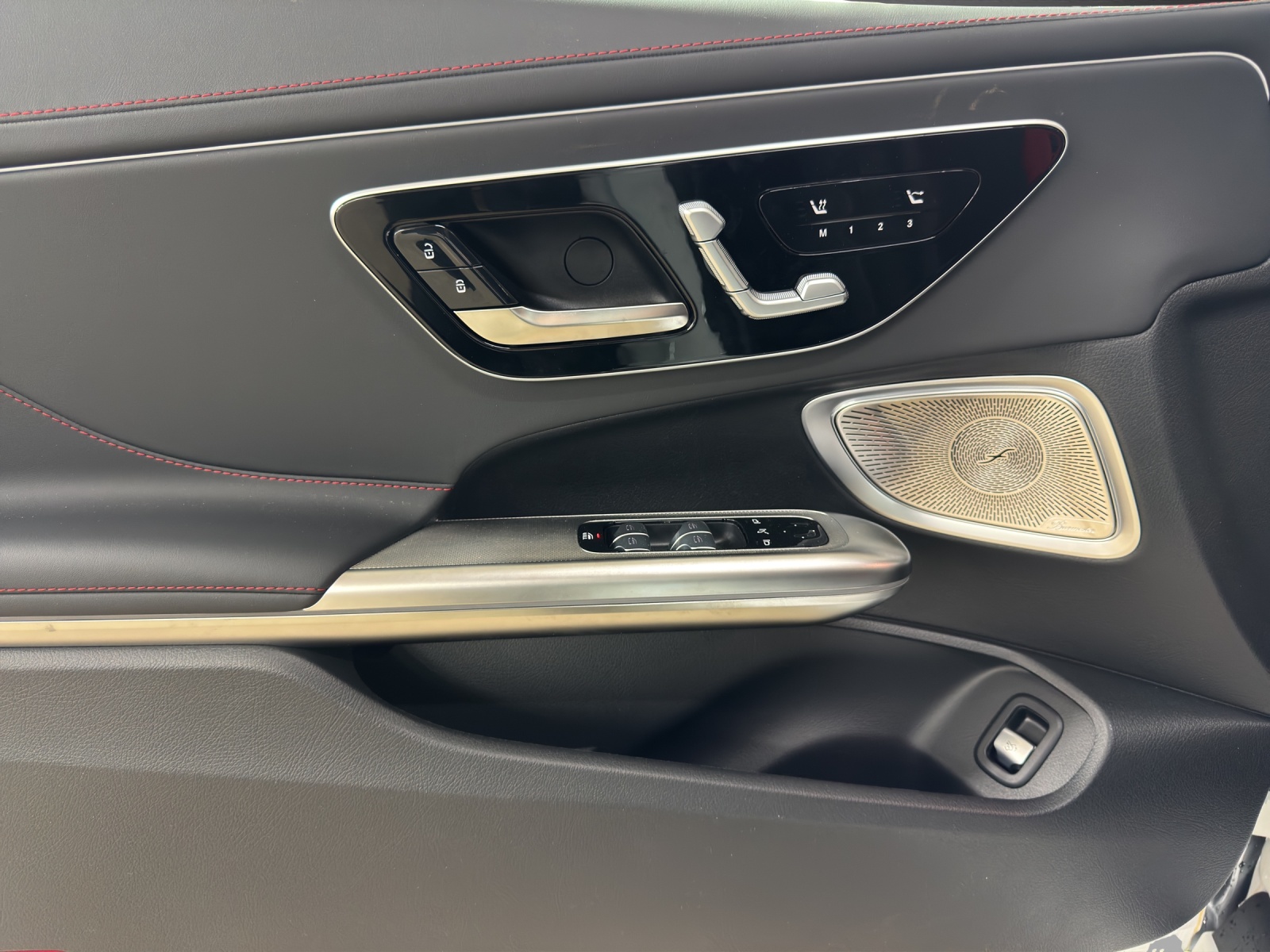 MERCEDES-BENZ CLE AMG 53 Cabrio 4Matic+ 9G-Tronic-image-12