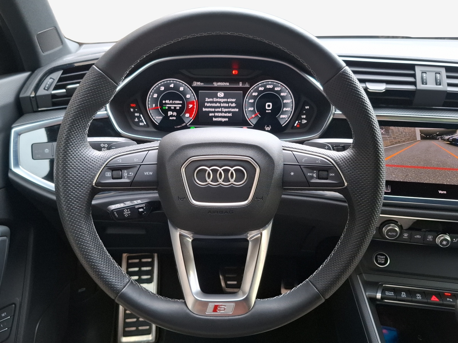AUDI Q3 35 TFSI S line Attraction S-tronic-image-9