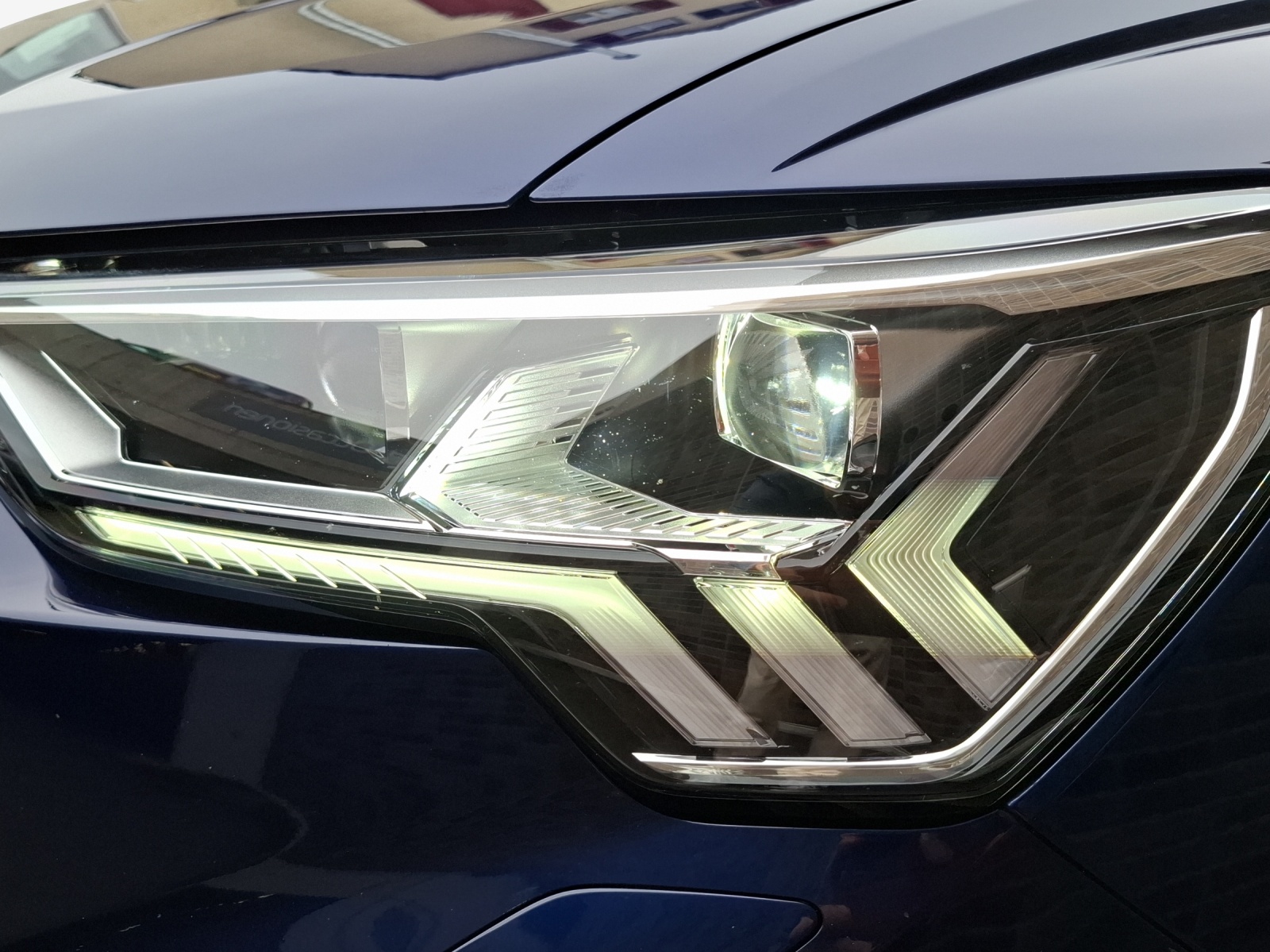 AUDI Q3 35 TFSI S line Attraction S-tronic-image-15