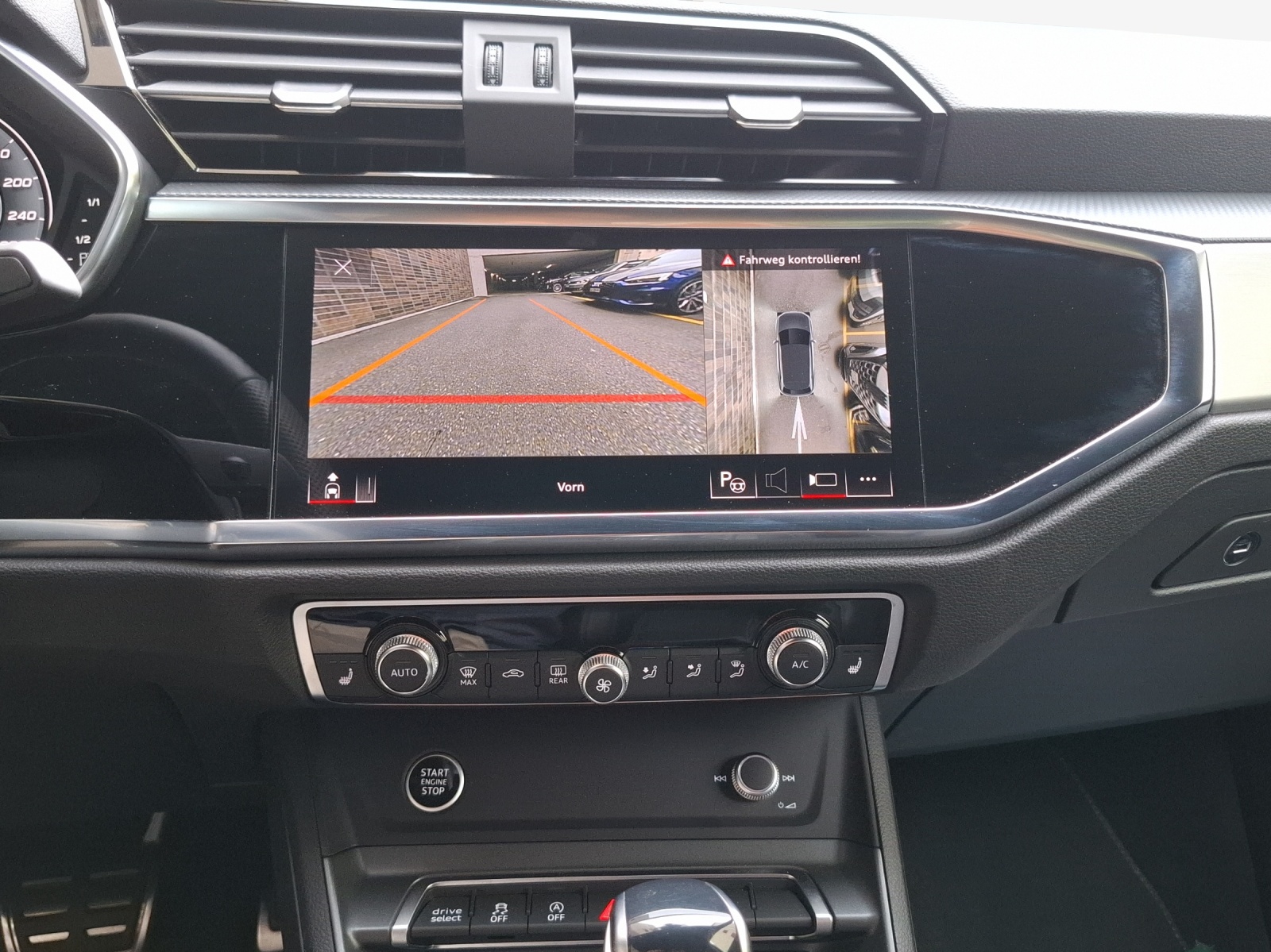 AUDI Q3 35 TFSI S line Attraction S-tronic-image-10