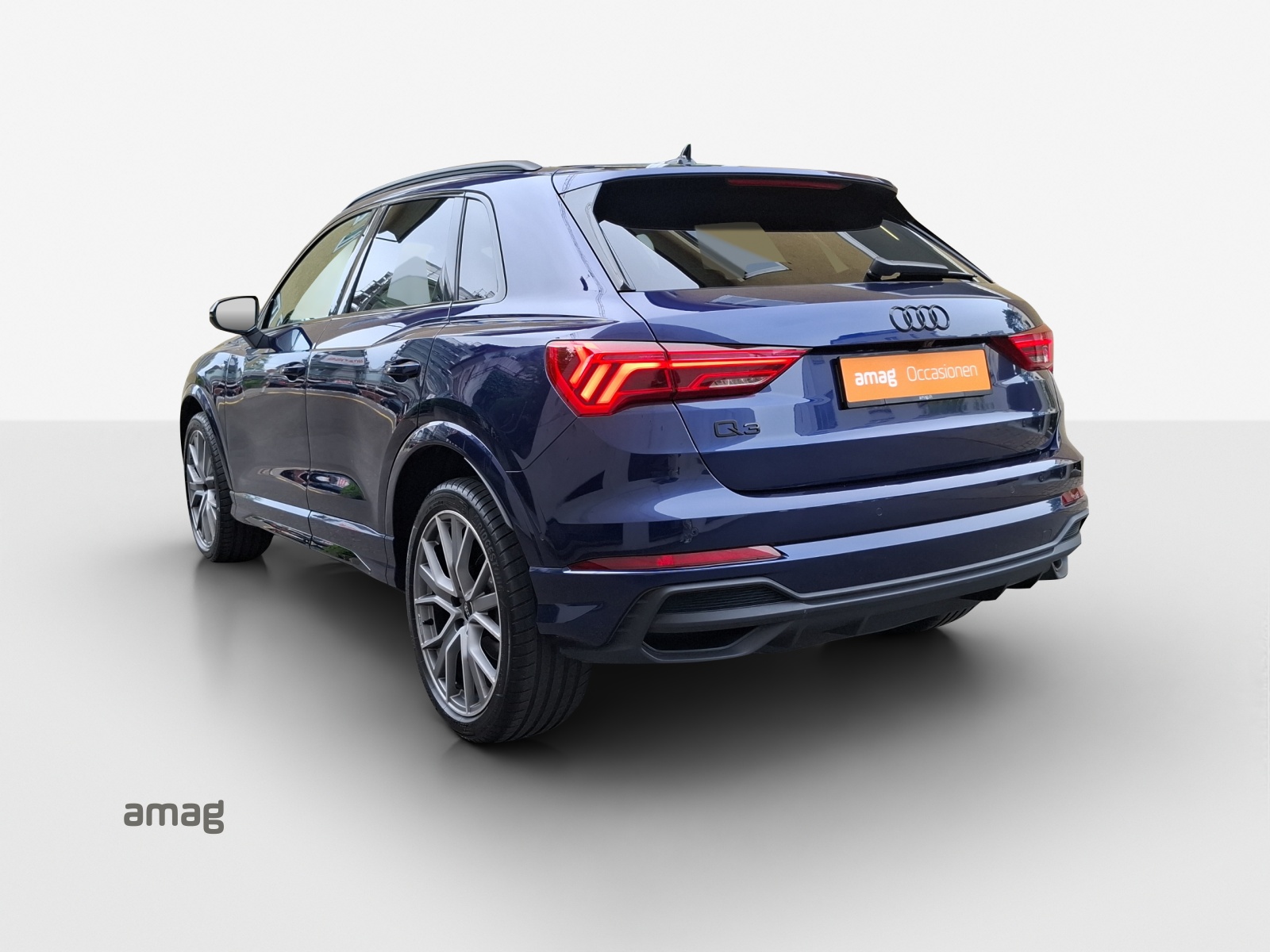 AUDI Q3 35 TFSI S line Attraction S-tronic-showroom-element-2