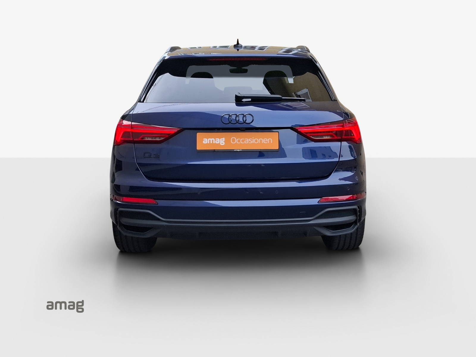AUDI Q3 35 TFSI S line Attraction S-tronic-showroom-element-3