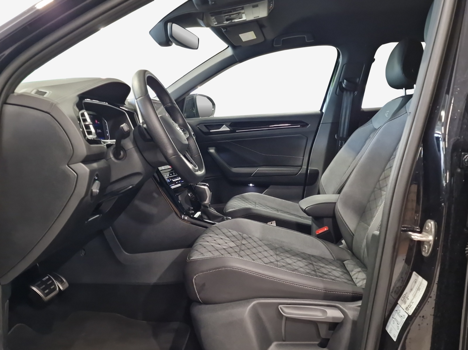 VW T-Roc 2.0 TSI R-Line DSG 4Motion-image-7