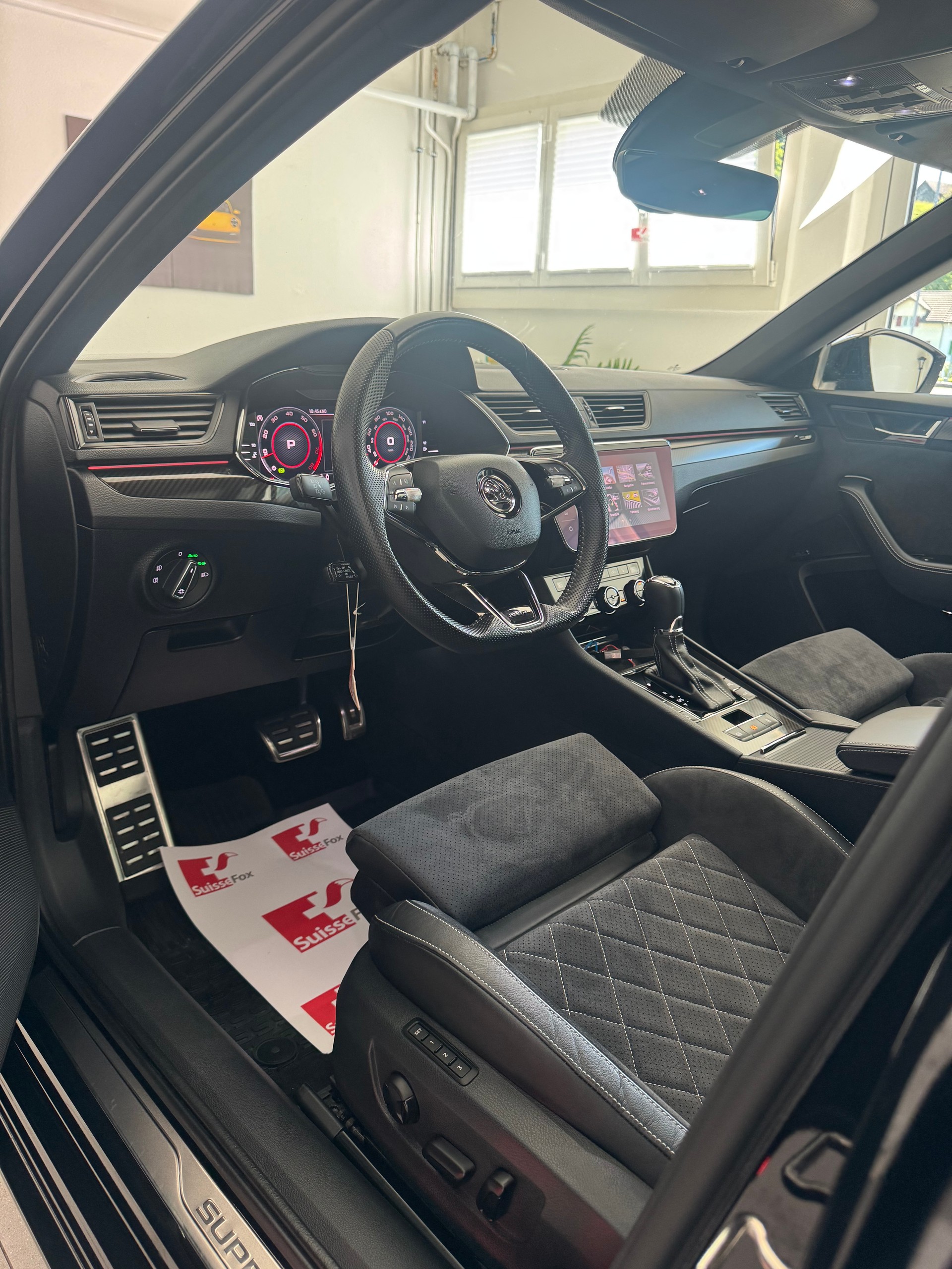 SKODA Superb Combi 2.0 TSI SportLine Plus 4x4 DSG *Panoramadach*CH Fahrzeug*AHK*Standheizung*-image-9