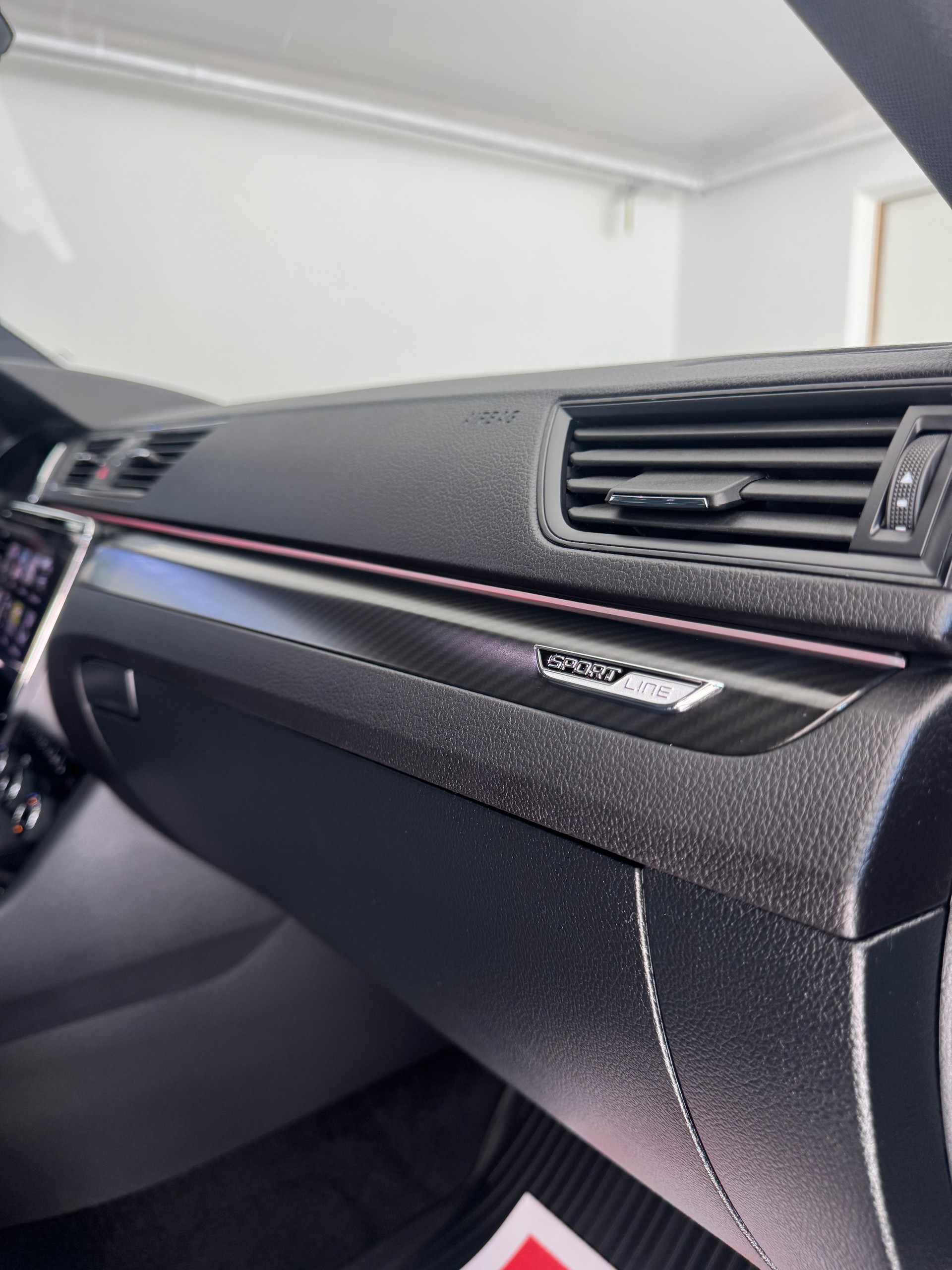 SKODA Superb Combi 2.0 TSI SportLine Plus 4x4 DSG *Panoramadach*CH Fahrzeug*AHK*Standheizung*-image-16