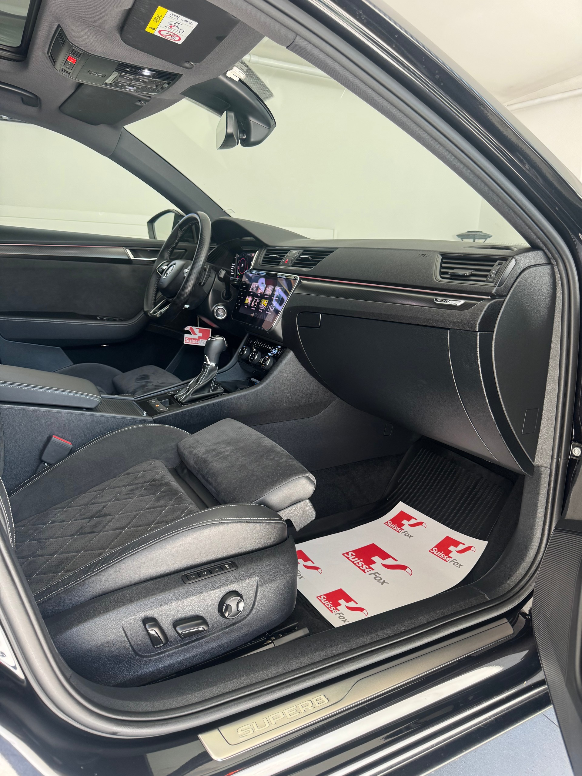 SKODA Superb Combi 2.0 TSI SportLine Plus 4x4 DSG *Panoramadach*CH Fahrzeug*AHK*Standheizung*-image-11