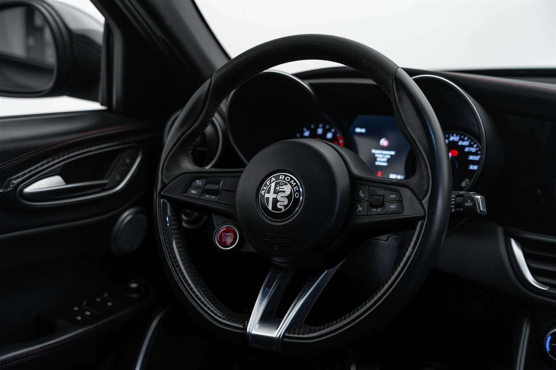 ALFA ROMEO Giulia 2.9 V6 Quadrifoglio 510PS-image-9