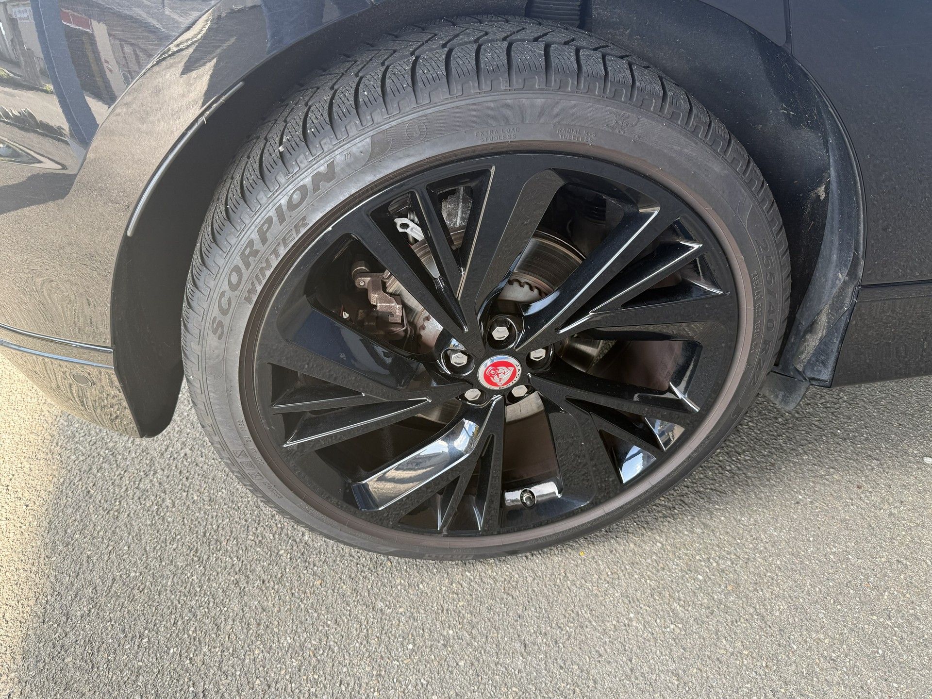 JAGUAR I-PACE-image-9