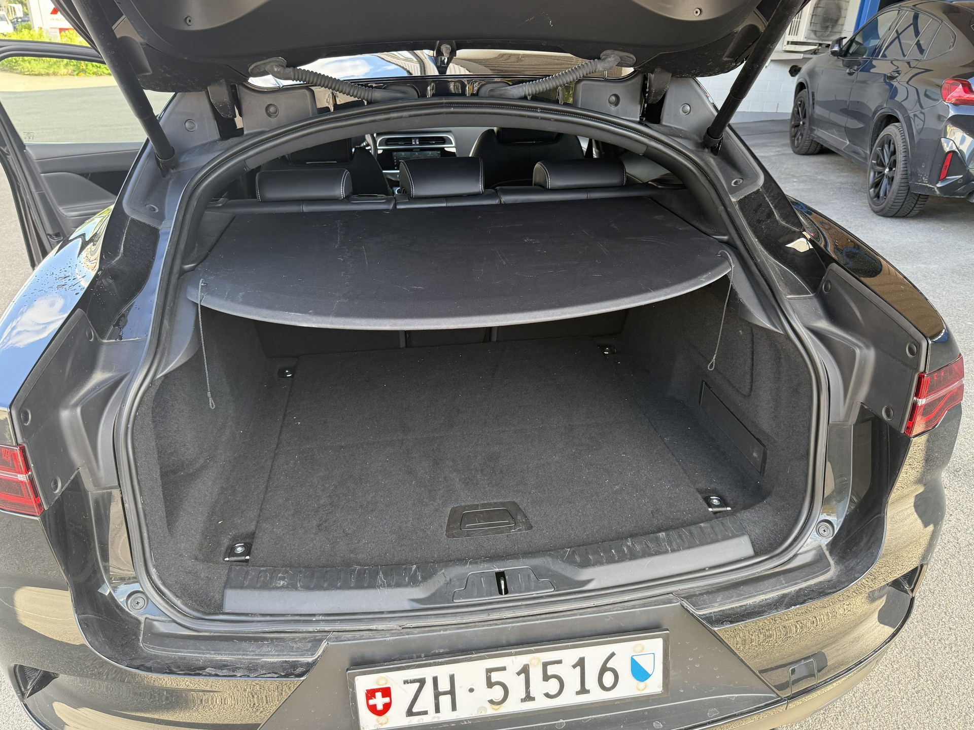JAGUAR I-PACE-image-5