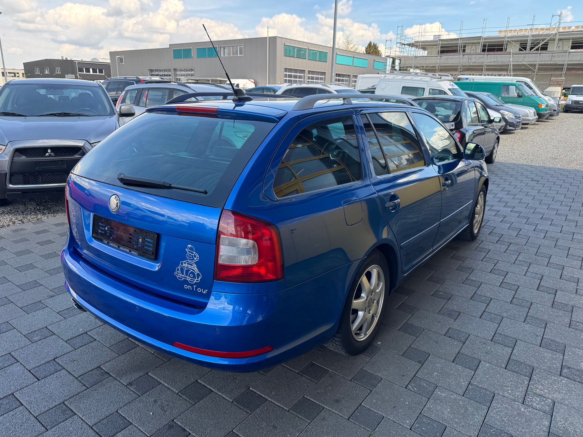 SKODA Octavia Combi 2.0 TDI RS DSG-image-8