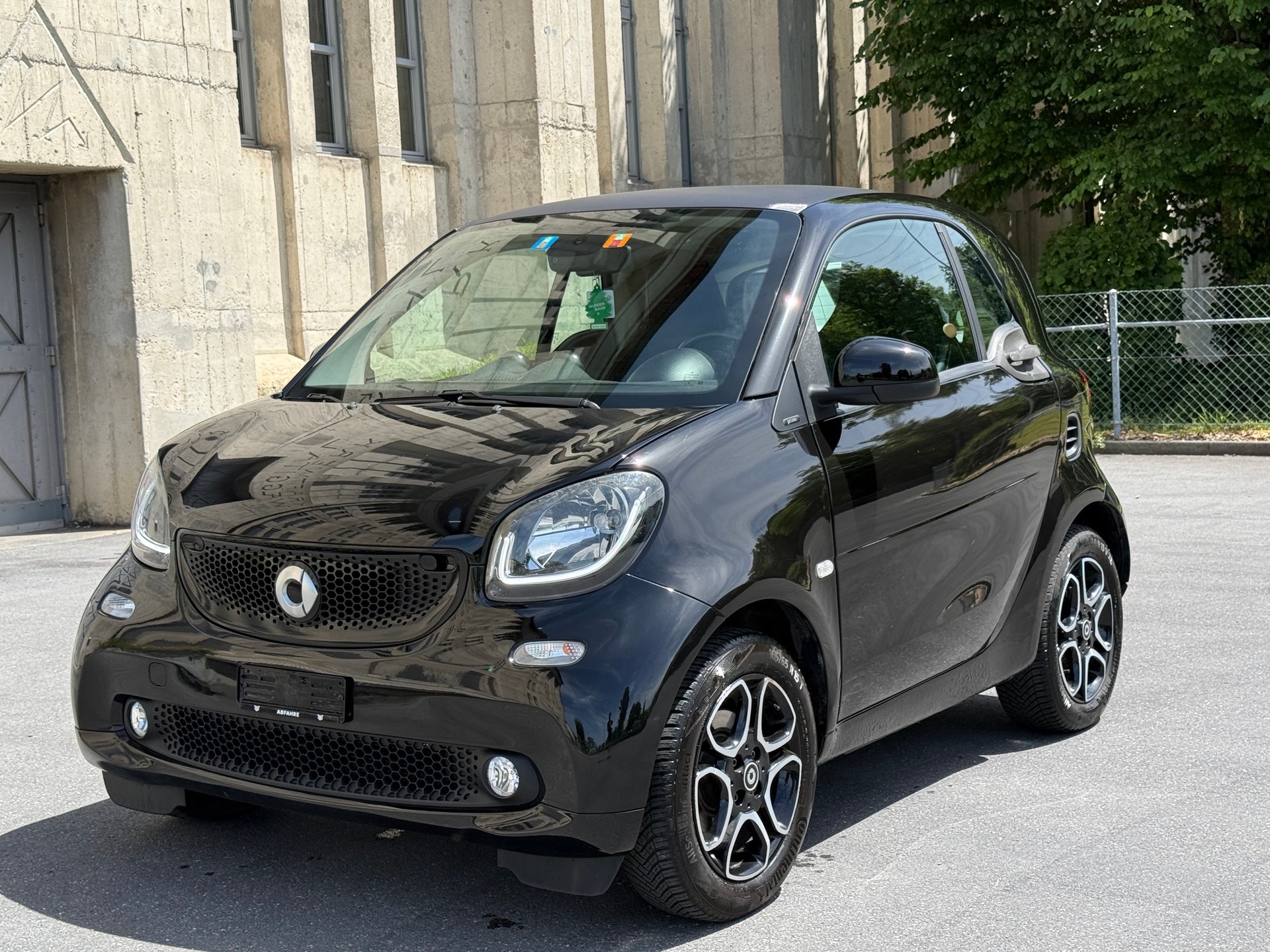 SMART fortwo black pearl-image-0