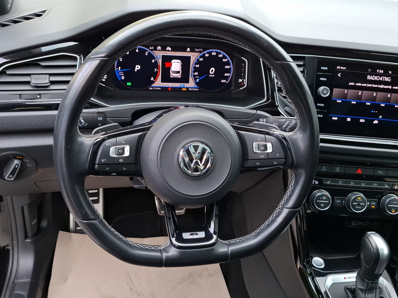 VW T-Roc 2.0 TSI R DSG 4Motion-image-9