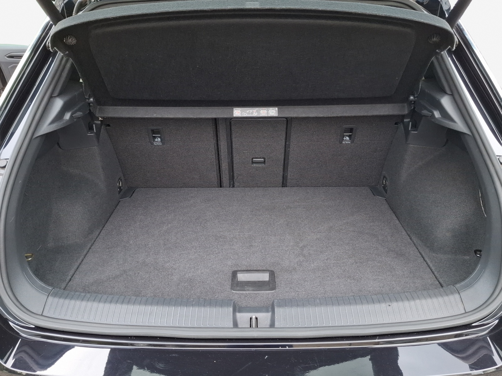 VW T-Roc 2.0 TSI R DSG 4Motion-image-12