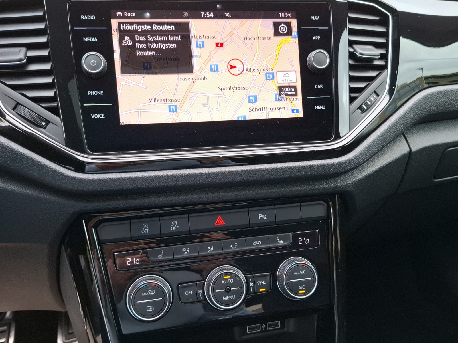 VW T-Roc 2.0 TSI R DSG 4Motion-image-10