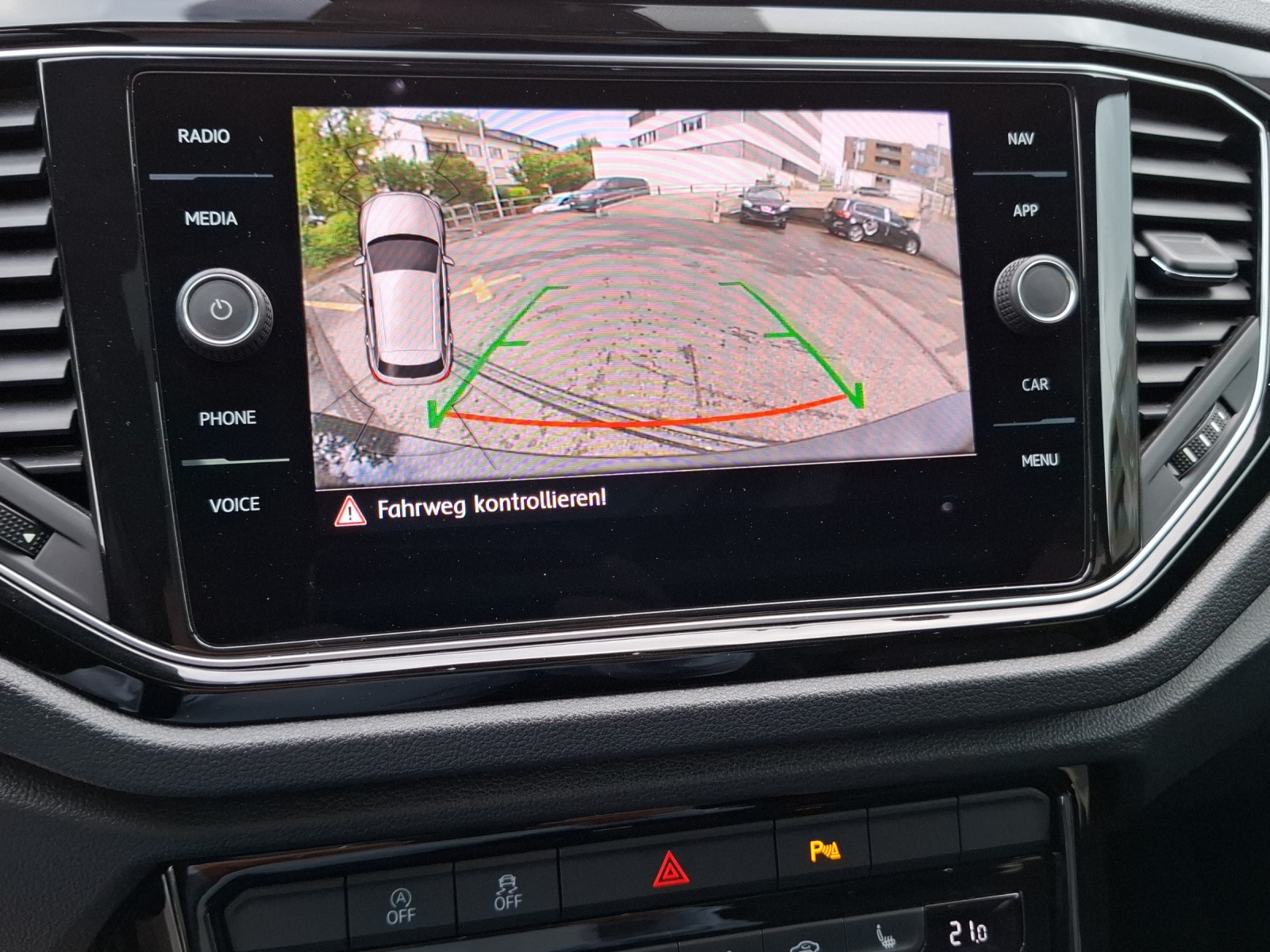 VW T-Roc 2.0 TSI R DSG 4Motion-image-14