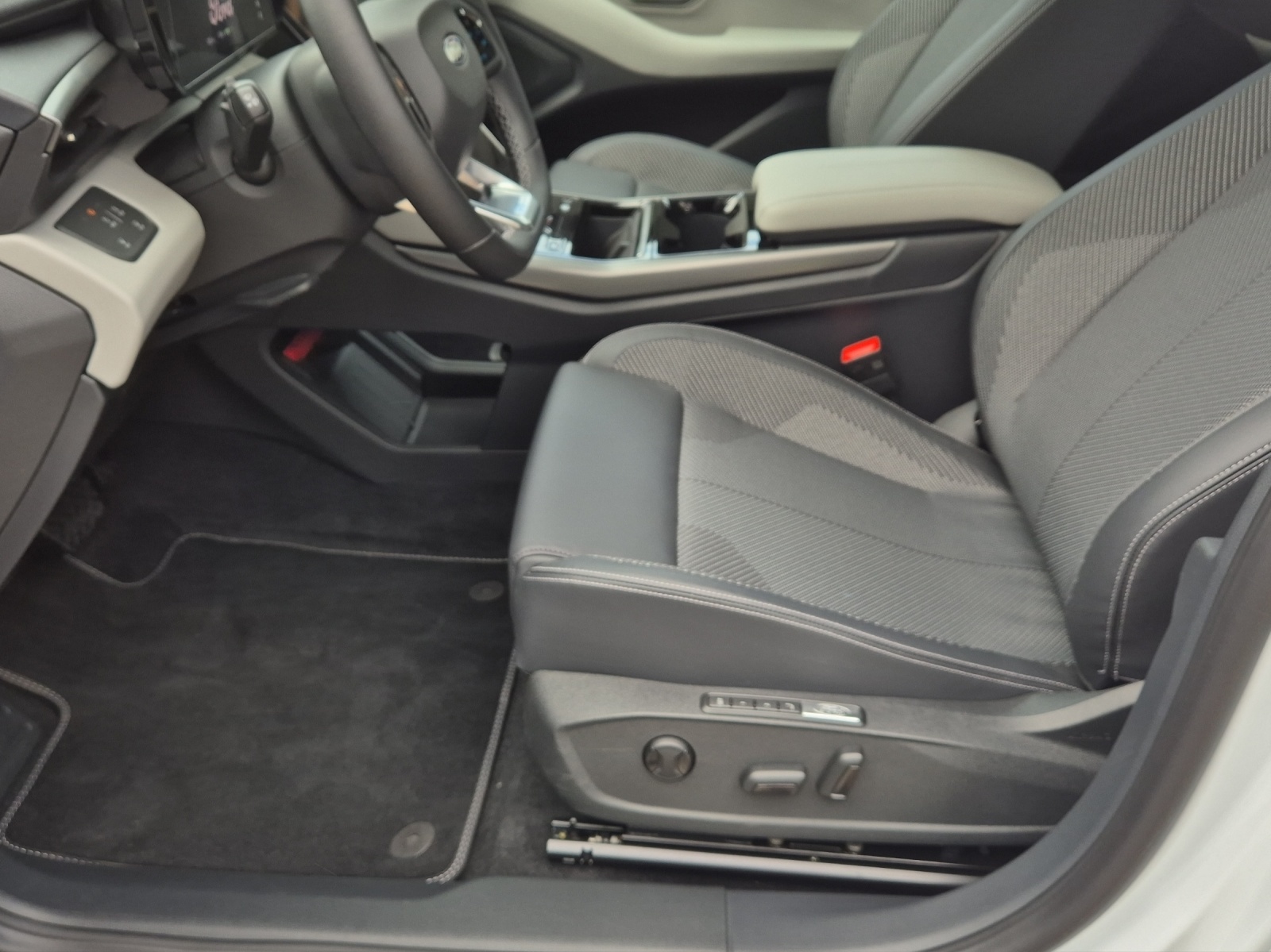 FORD Explorer Elektro 79kWh Extended Range Premium*Head up Display*360°Kamera*Anhängerkupplung*-image-8