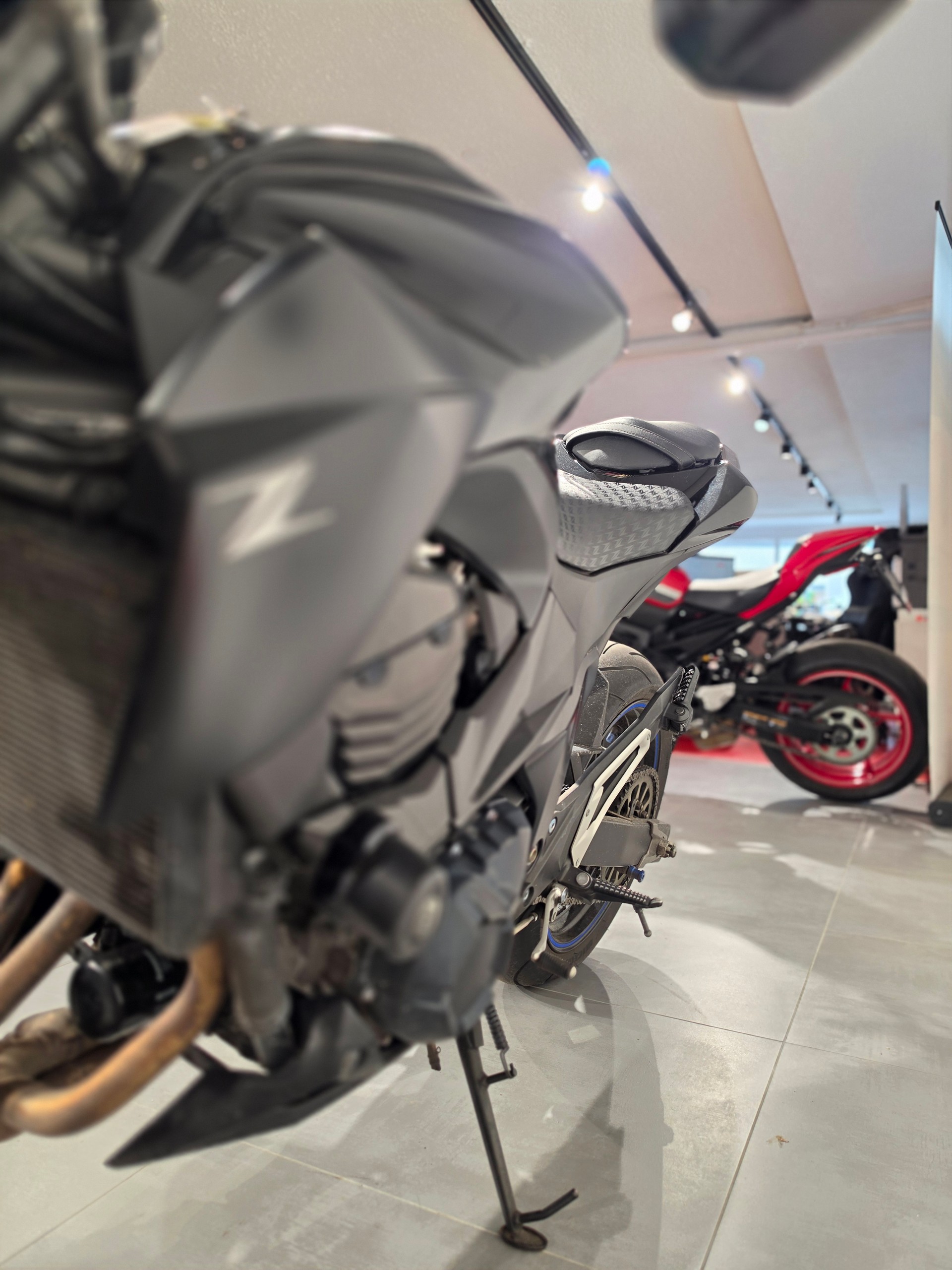 KAWASAKI Z 800 ABS-showroom-element-3