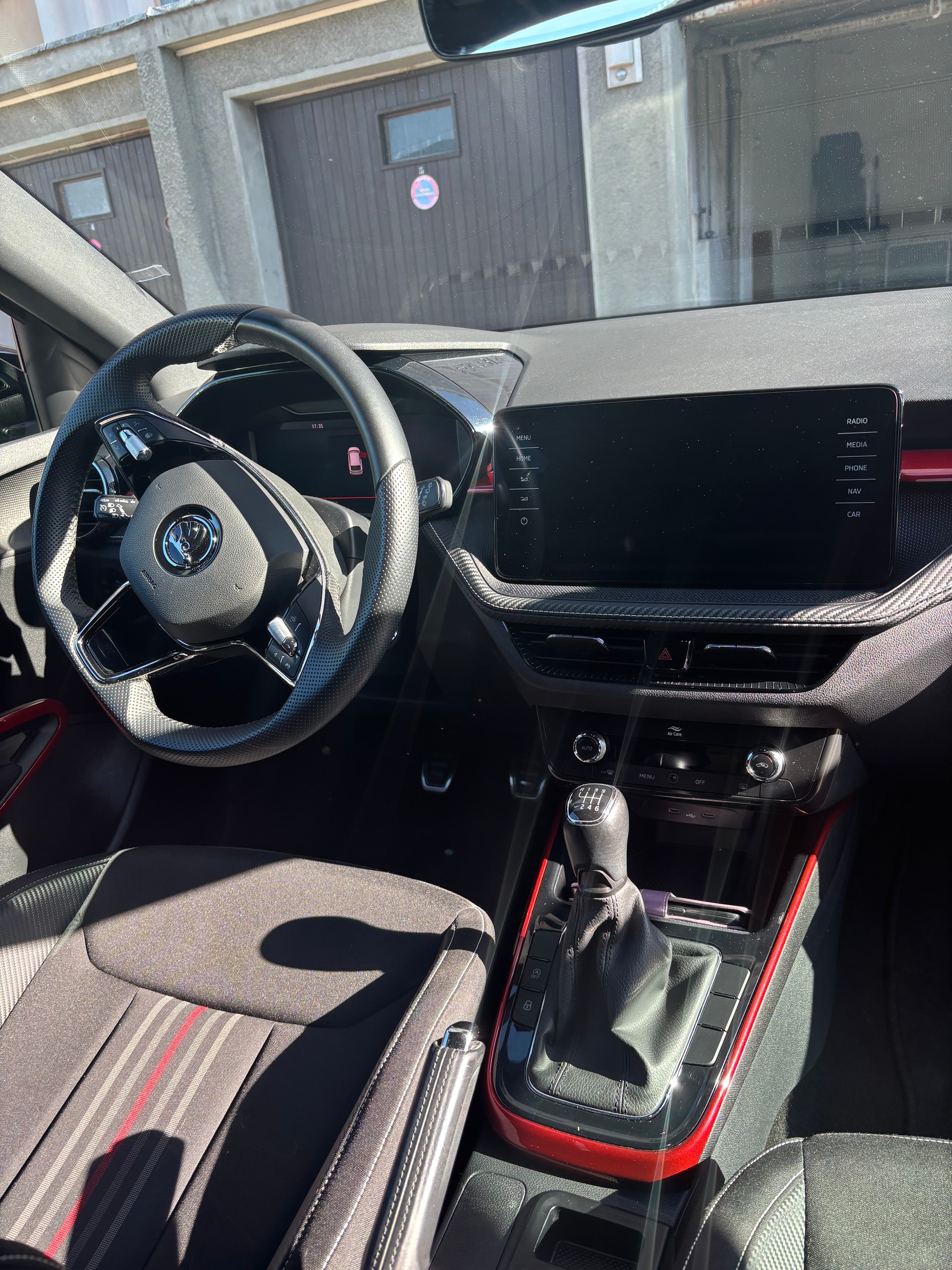 SKODA 1.0 TSI Monte Carlo-image-2