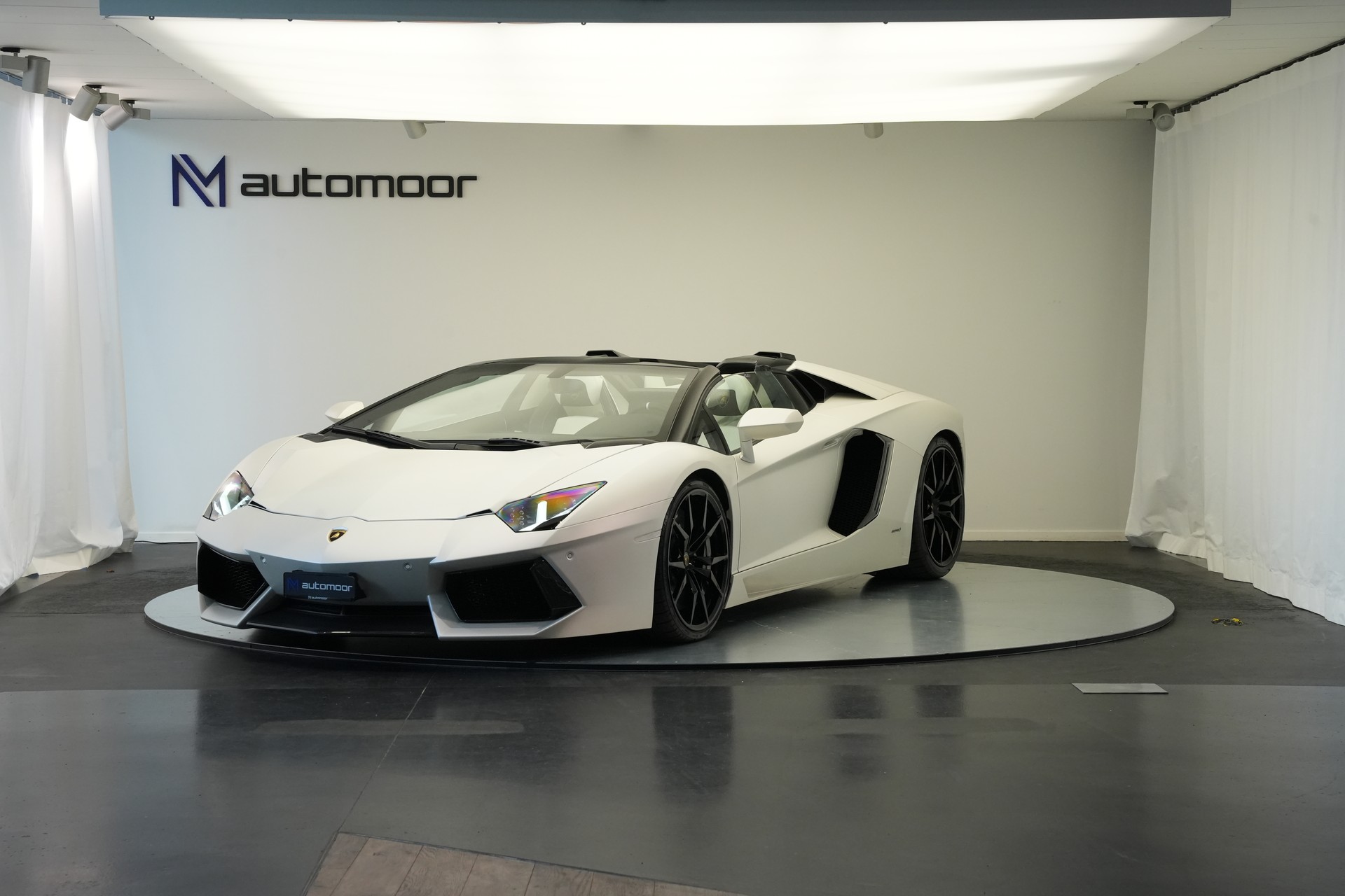 LAMBORGHINI Aventador LP700-4 Roadster E-Gear *SONDERPREIS!* *Unikat* *Novitec* *Mattlackierung*-image-0