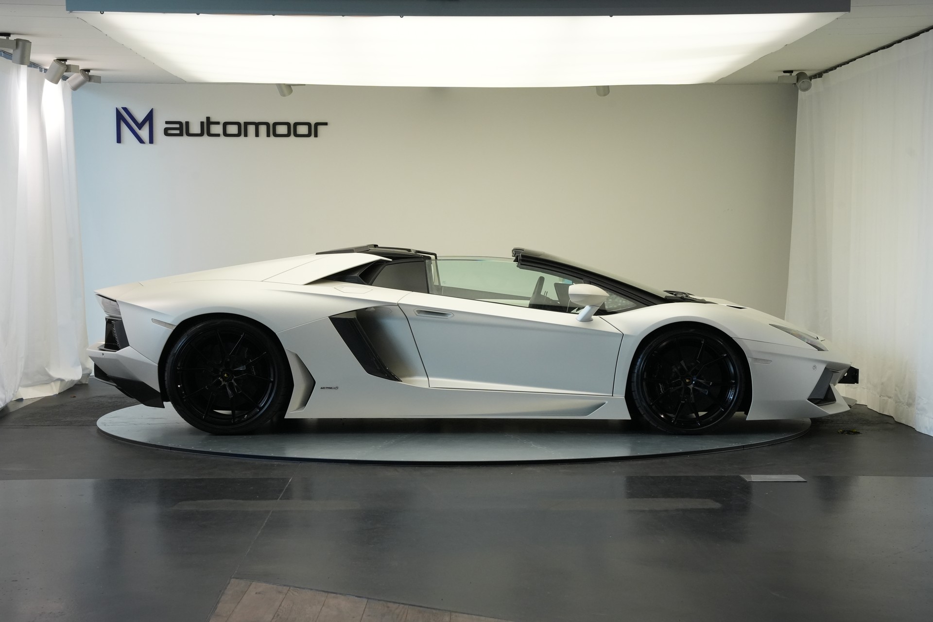 LAMBORGHINI Aventador LP700-4 Roadster E-Gear *SONDERPREIS!* *Unikat* *Novitec* *Mattlackierung*-image-3