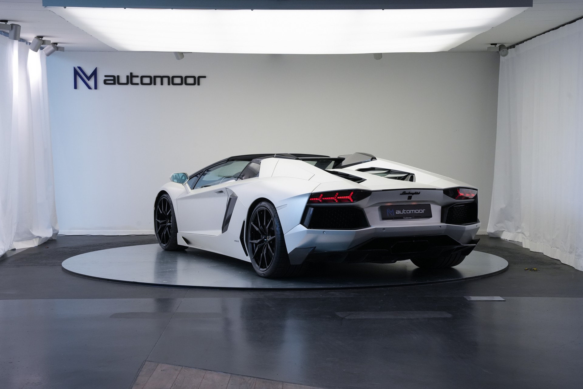 LAMBORGHINI Aventador LP700-4 Roadster E-Gear *Unikat* *Novitec* *Mattlackierung*-image-6