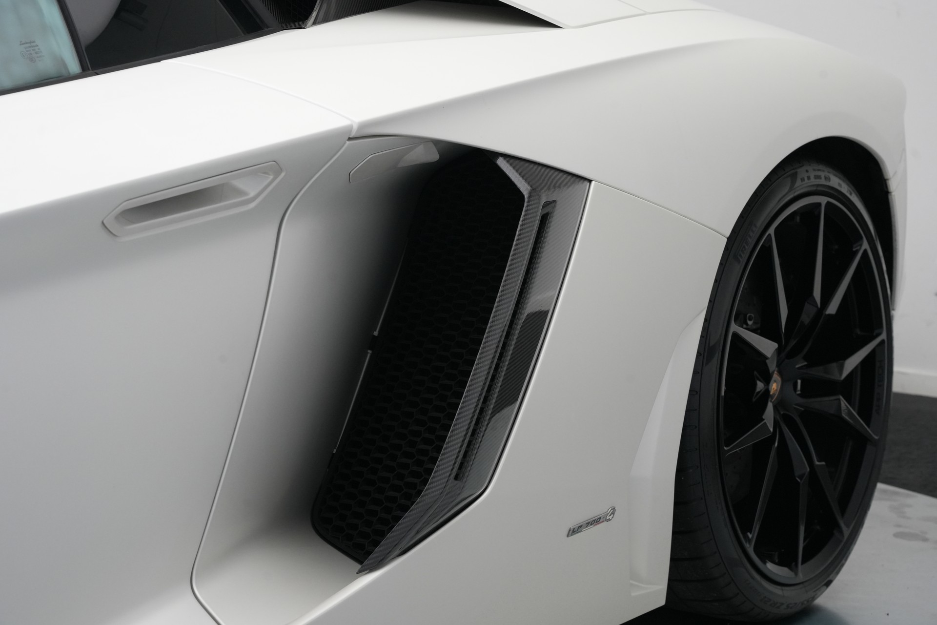 LAMBORGHINI Aventador LP700-4 Roadster E-Gear *Unikat* *Novitec* *Mattlackierung*-image-43