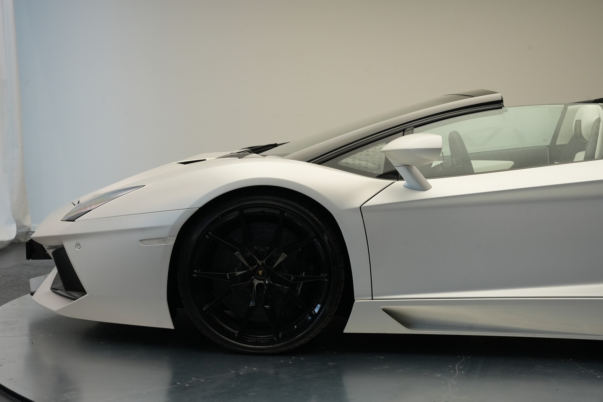 LAMBORGHINI Aventador LP700-4 Roadster E-Gear *SONDERPREIS!* *Unikat* *Novitec* *Mattlackierung*-image-32
