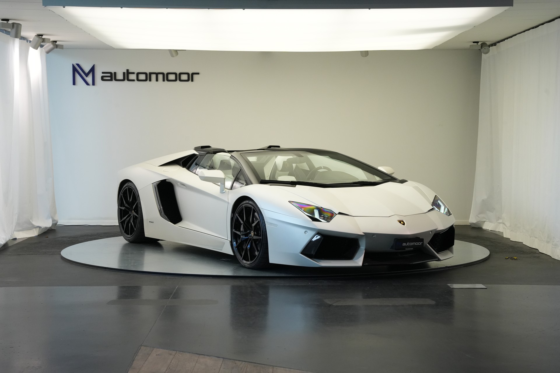 LAMBORGHINI Aventador LP700-4 Roadster E-Gear *SONDERPREIS!* *Unikat* *Novitec* *Mattlackierung*-image-2
