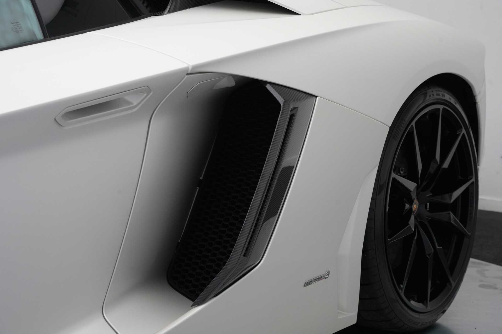 LAMBORGHINI Aventador LP700-4 Roadster E-Gear *SONDERPREIS!* *Unikat* *Novitec* *Mattlackierung*-image-40