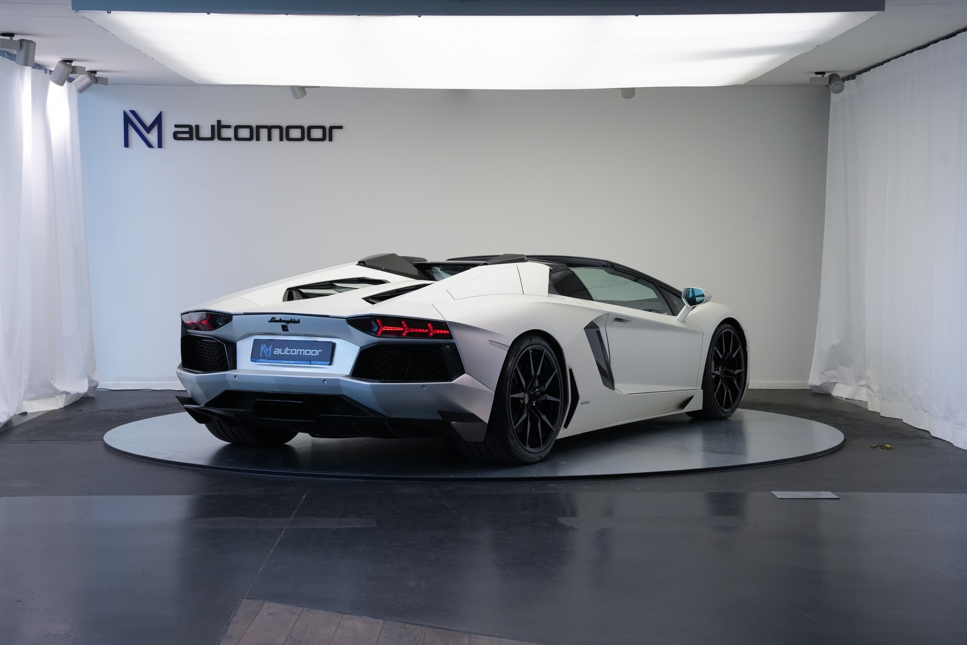 LAMBORGHINI Aventador LP700-4 Roadster E-Gear *Unikat* *Novitec* *Mattlackierung*-image-4