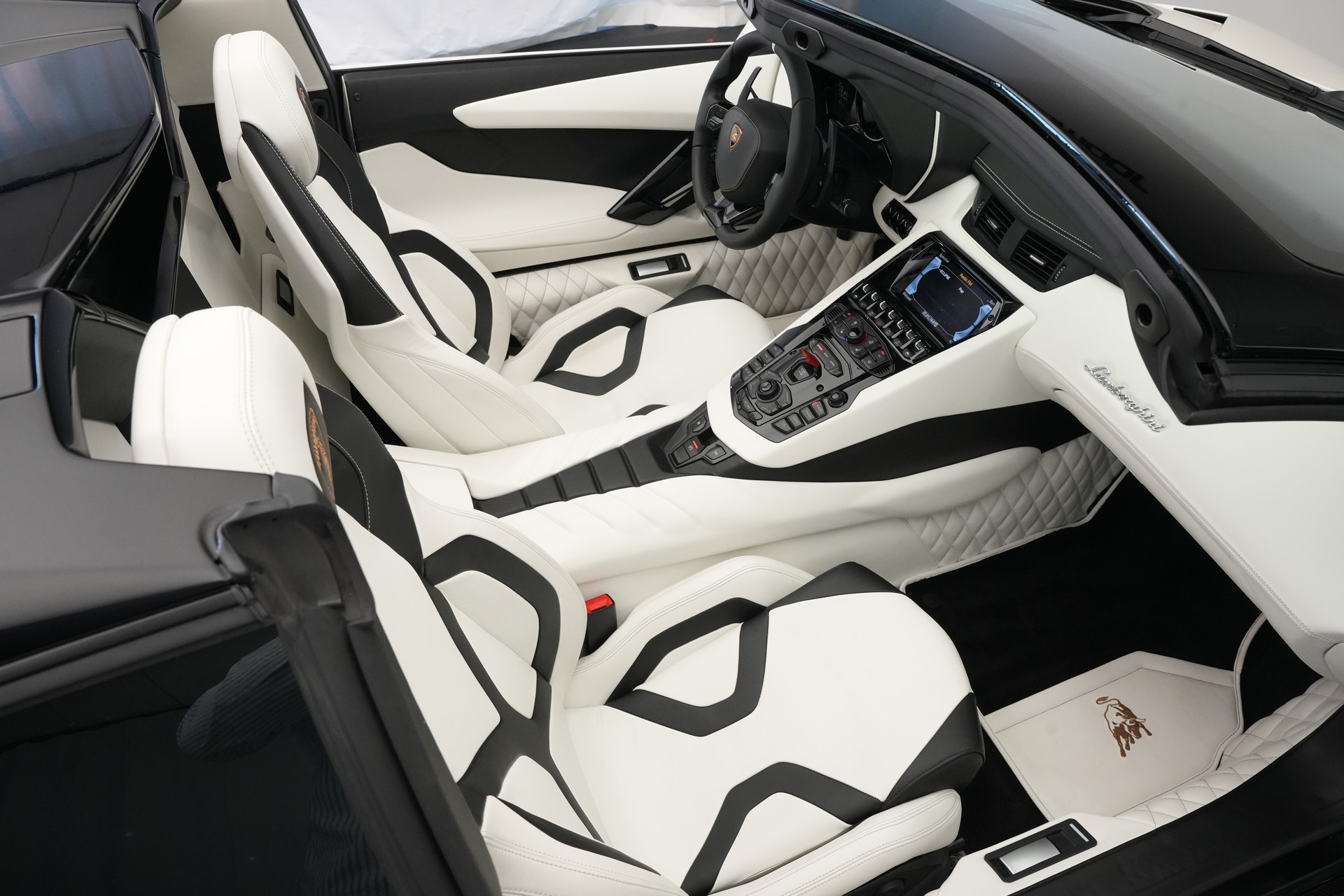 LAMBORGHINI Aventador LP700-4 Roadster E-Gear *SONDERPREIS!* *Unikat* *Novitec* *Mattlackierung*-image-12