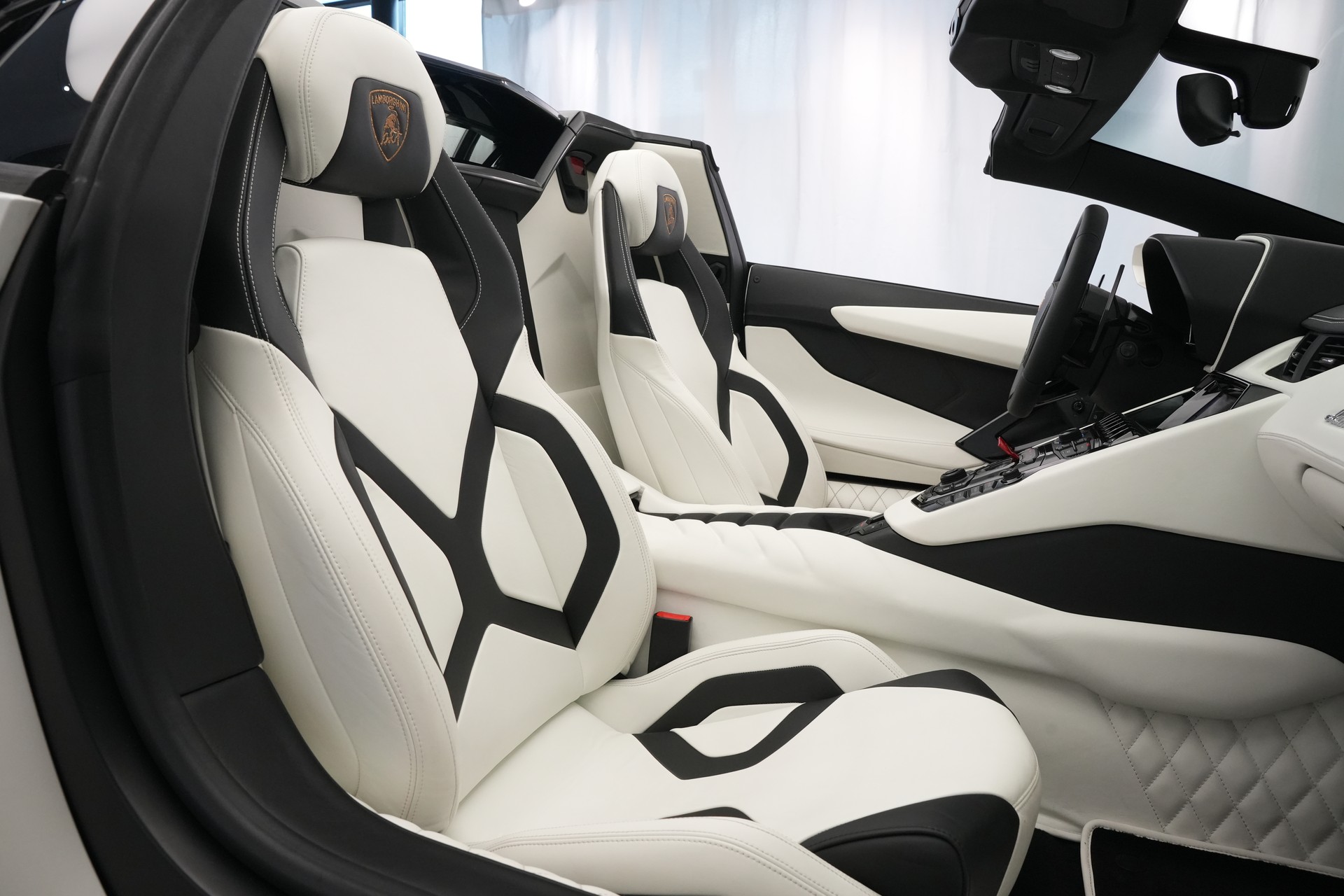 LAMBORGHINI Aventador LP700-4 Roadster E-Gear *SONDERPREIS!* *Unikat* *Novitec* *Mattlackierung*-image-13