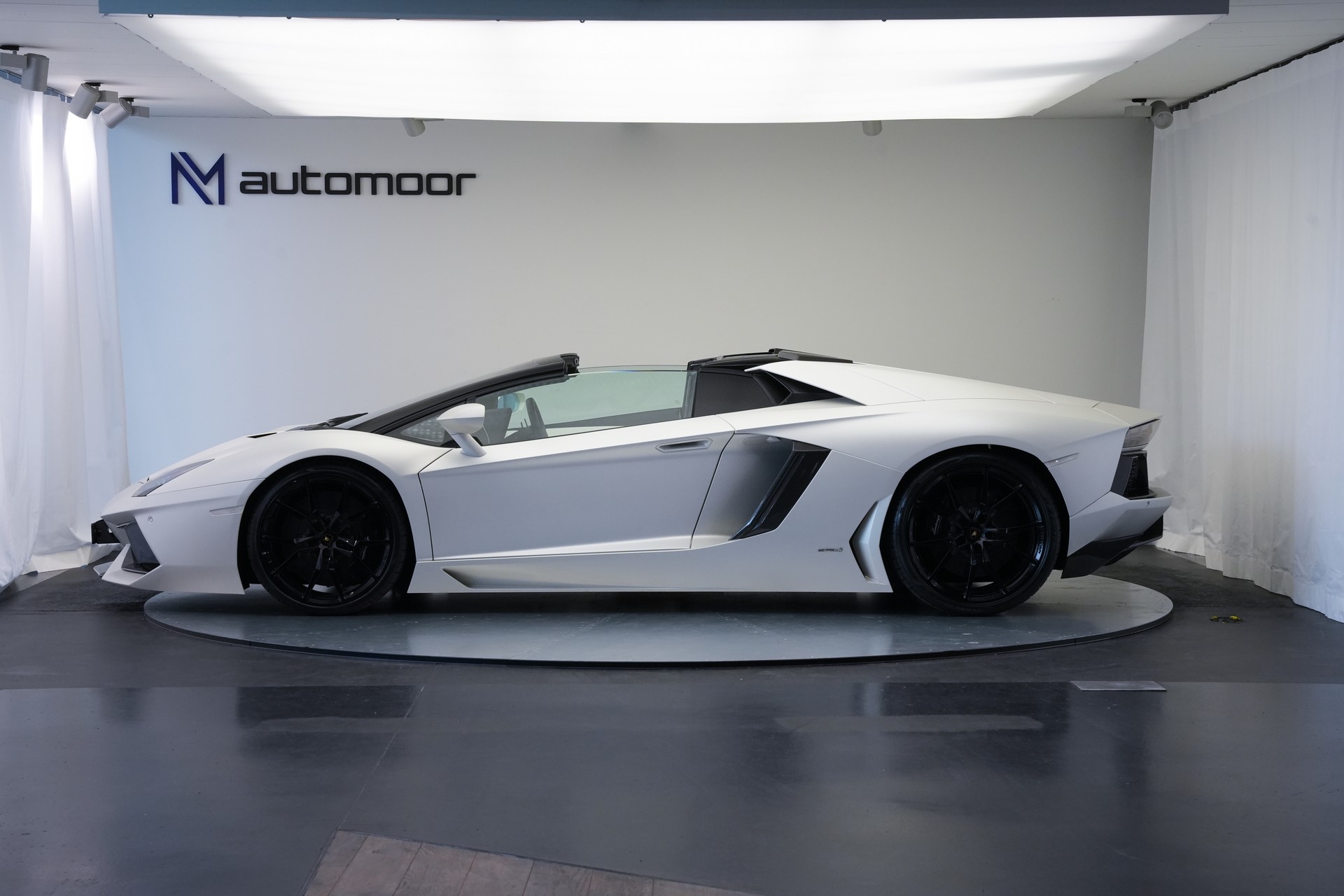 LAMBORGHINI Aventador LP700-4 Roadster E-Gear *Unikat* *Novitec* *Mattlackierung*-image-8