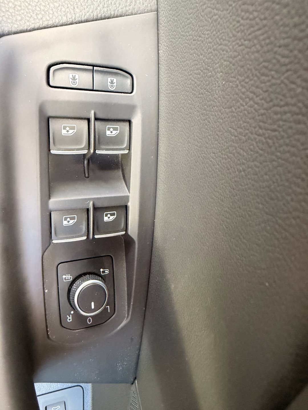 VW Touareg 3.0 TDI 231PS 4MOTION ***INNOVISIONS COCKPIT & ANHÄNGEKUPPLUNG ***-image-28
