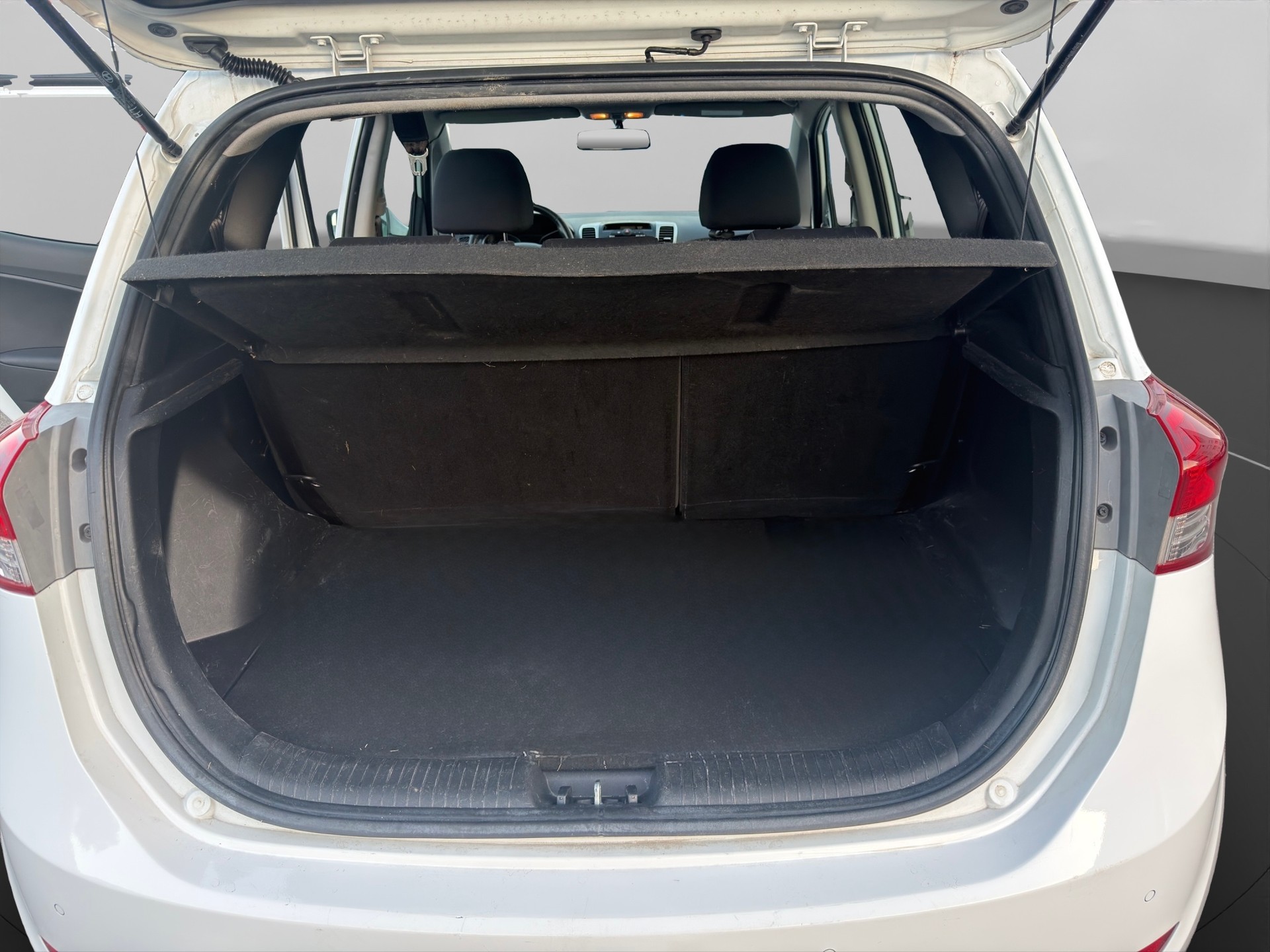 HYUNDAI iX20 1.6 Premium Automatic-image-11